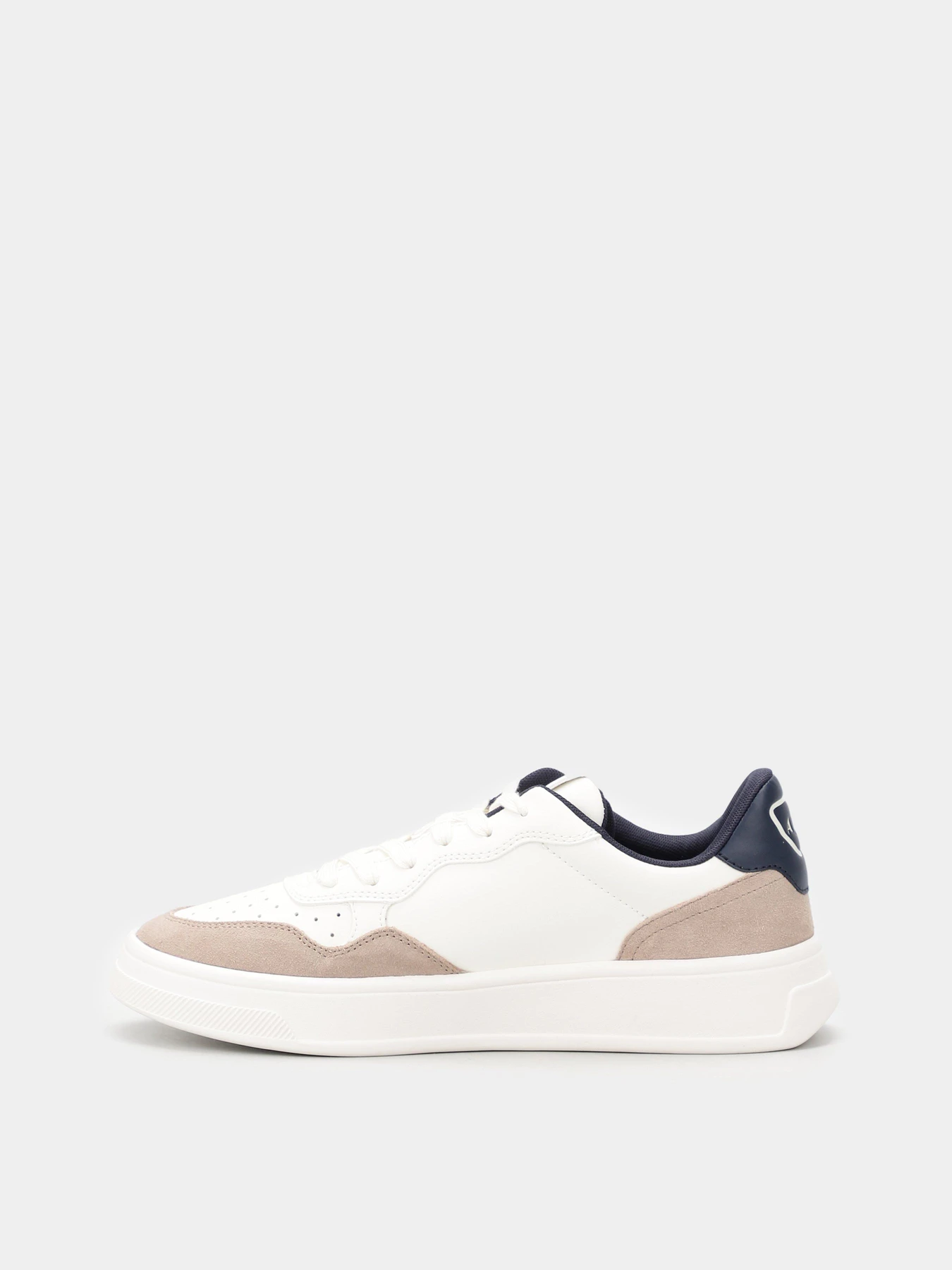 Кроссовки Armani Exchange модель XDX103-XV579-S030 Фото