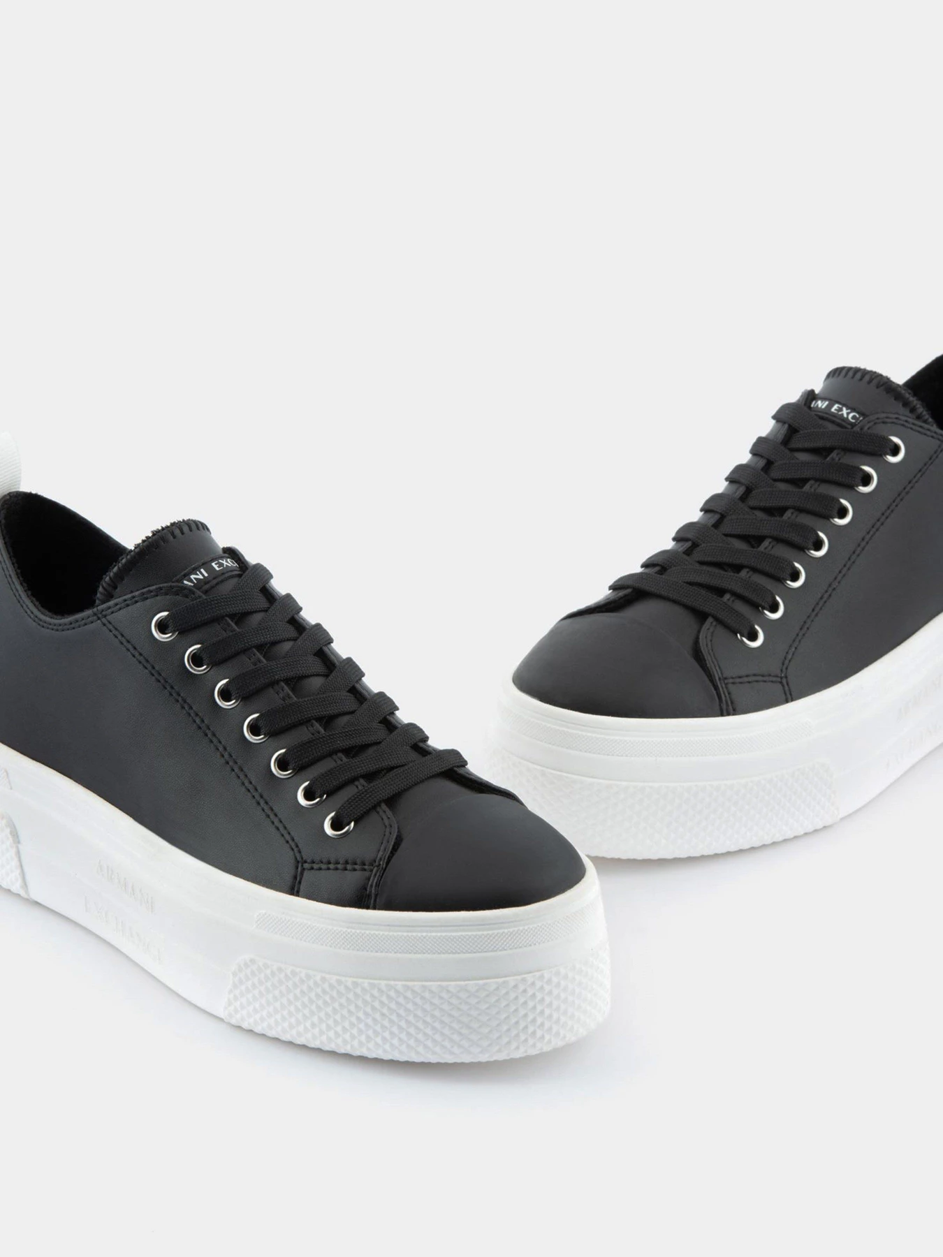 Кеди Armani Exchange модель XDX095-XV571-N642 Кеди Armani Exchange модель XDX095-XV571-N642 Фото