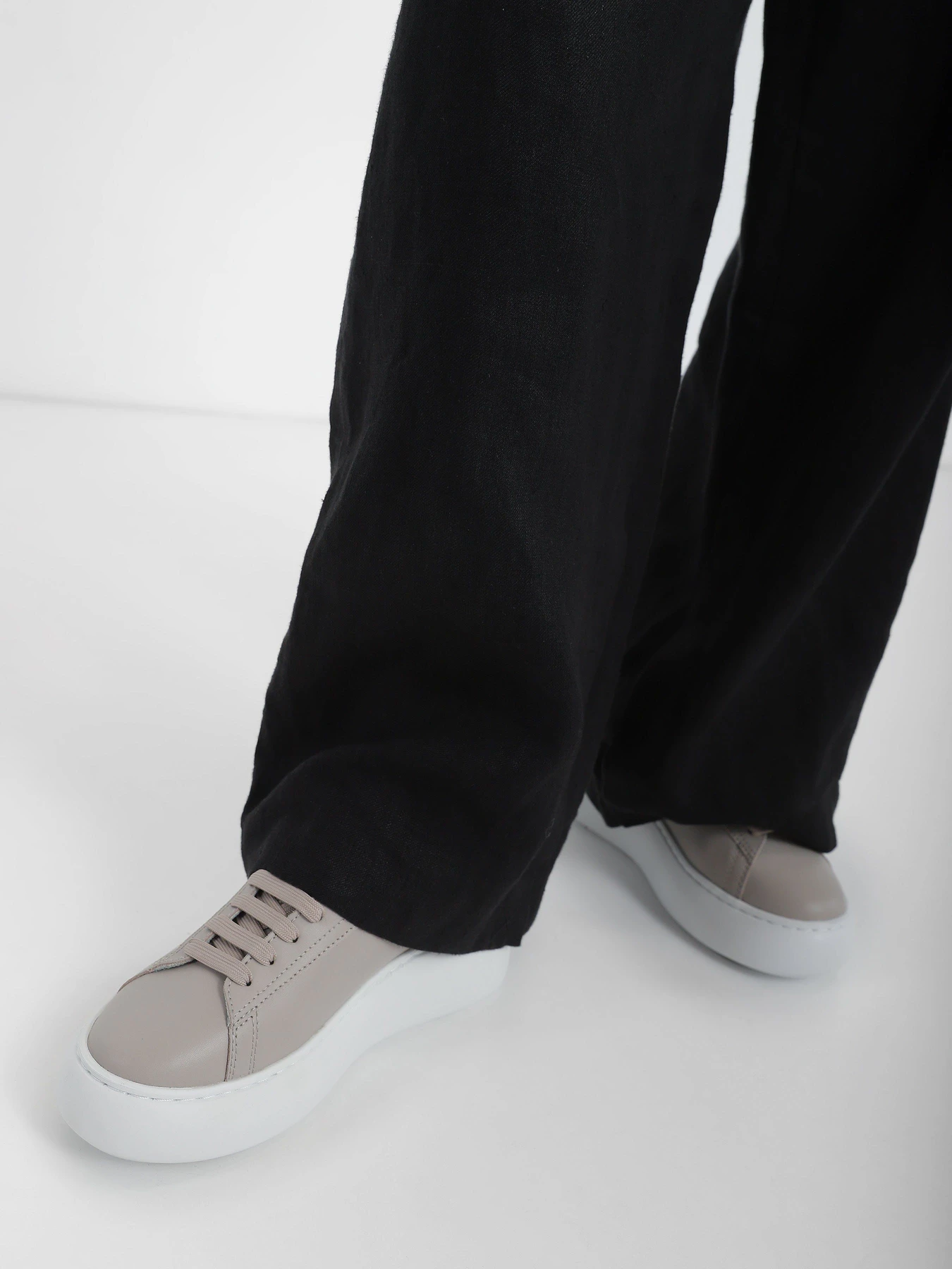 Кроссовки Armani Exchange модель XDX108-XV585-00558 Фото