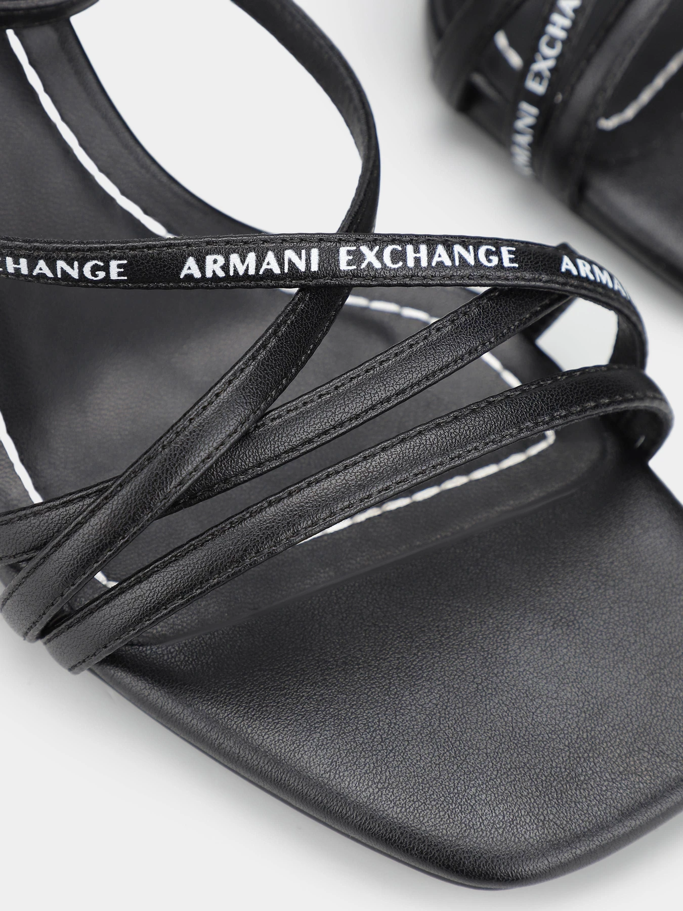 Босоніжки Armani Exchange модель XDP033-XV688-00002 Фото