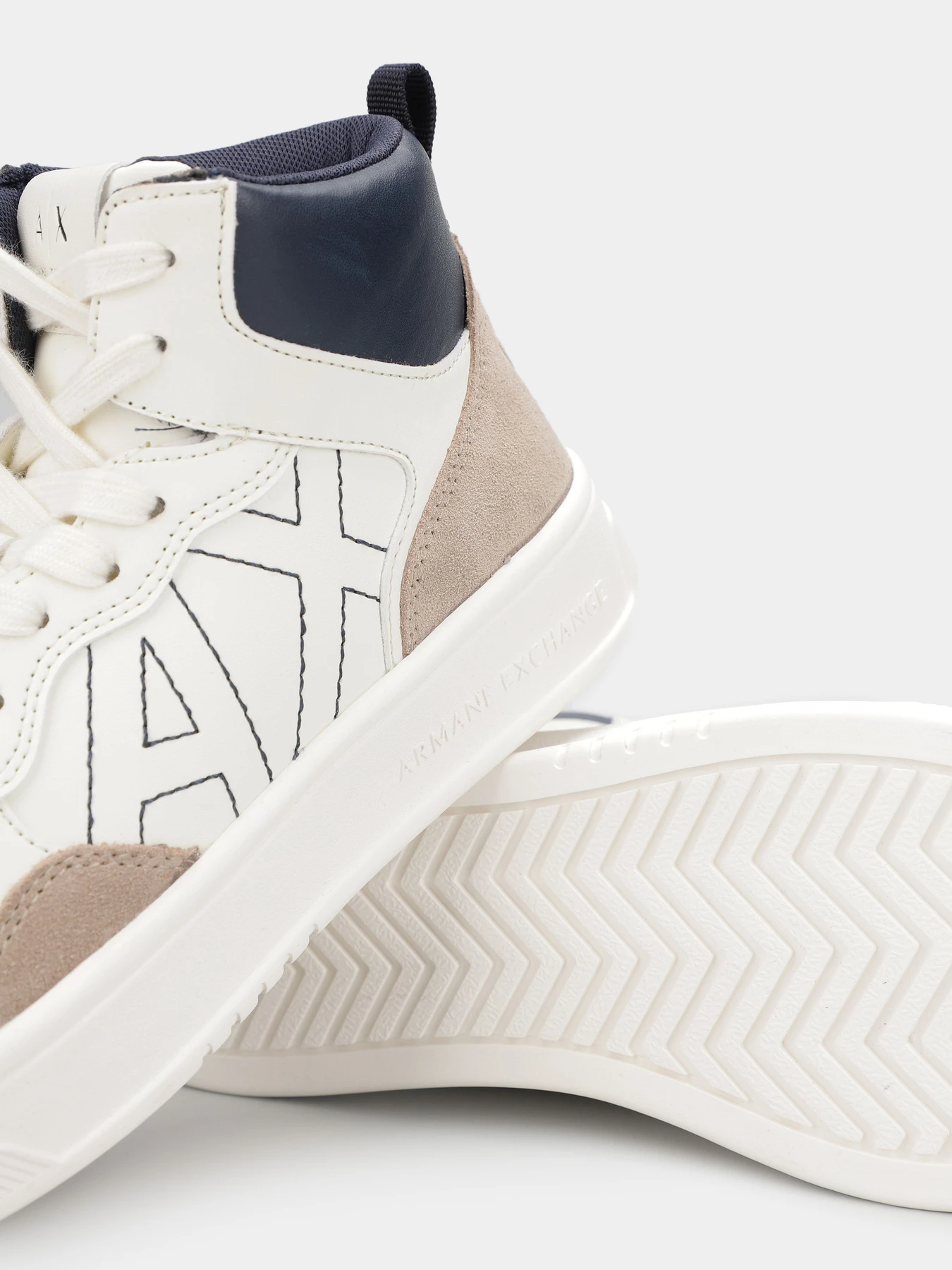 Кросівки Armani Exchange модель XDZ024-XV579-S030 Фото