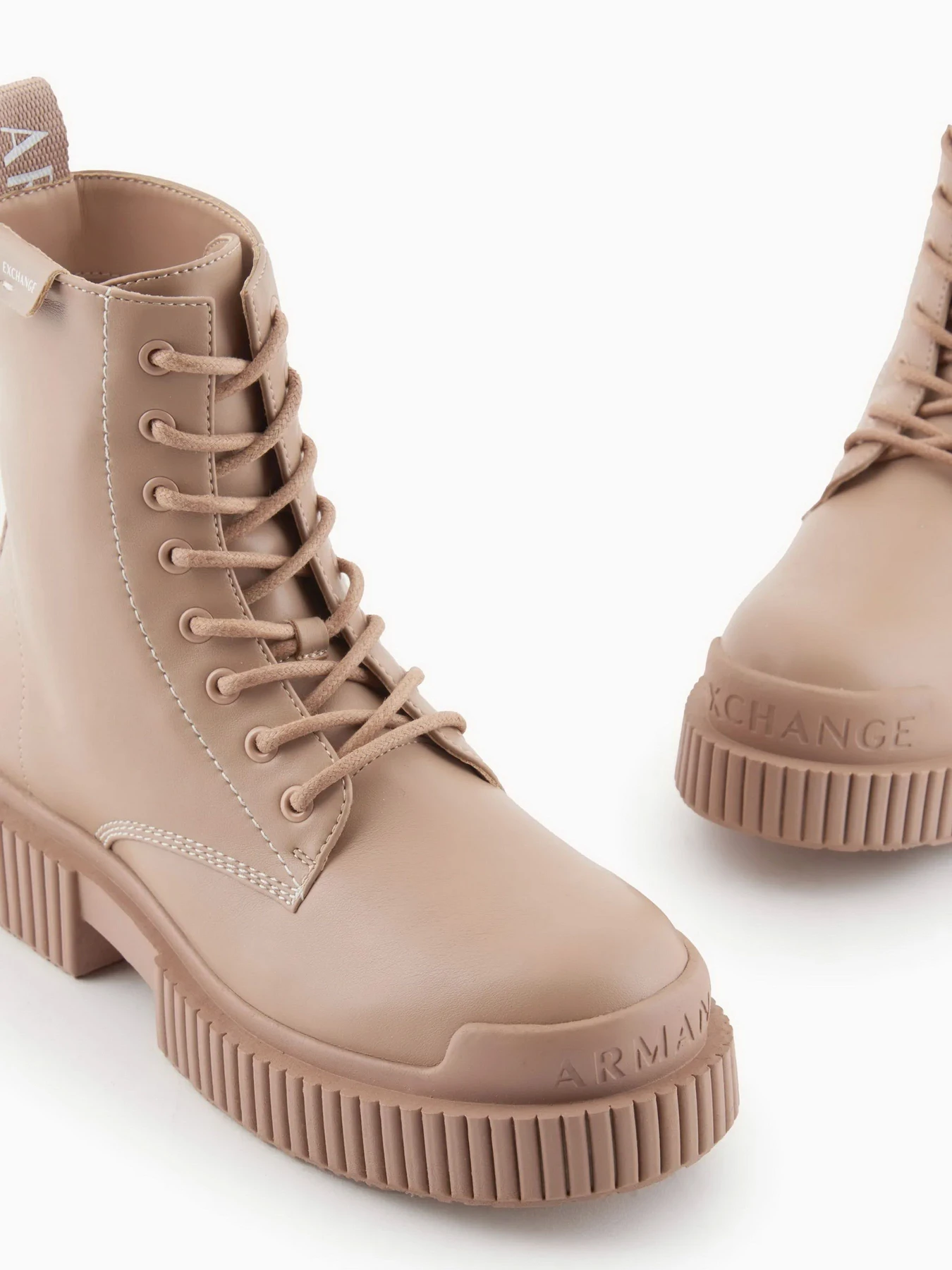 Ботинки и сапоги Armani Exchange модель XDM015-XV789-00558 Ботинки и сапоги Armani Exchange модель XDM015-XV789-00558 Фото