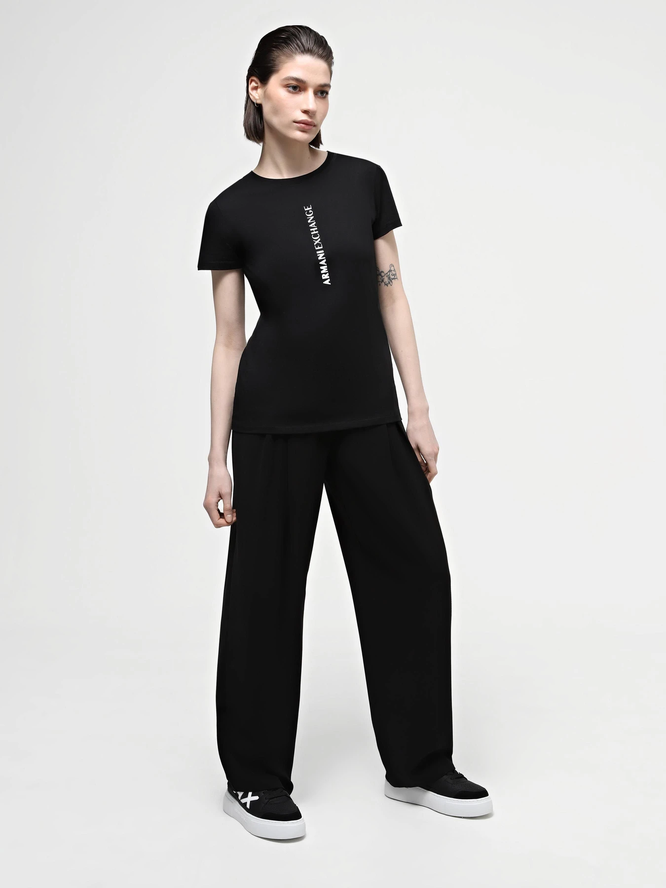 Кроссовки Armani Exchange модель XDX147-XV830-T037 Кроссовки Armani Exchange модель XDX147-XV830-T037 Фото