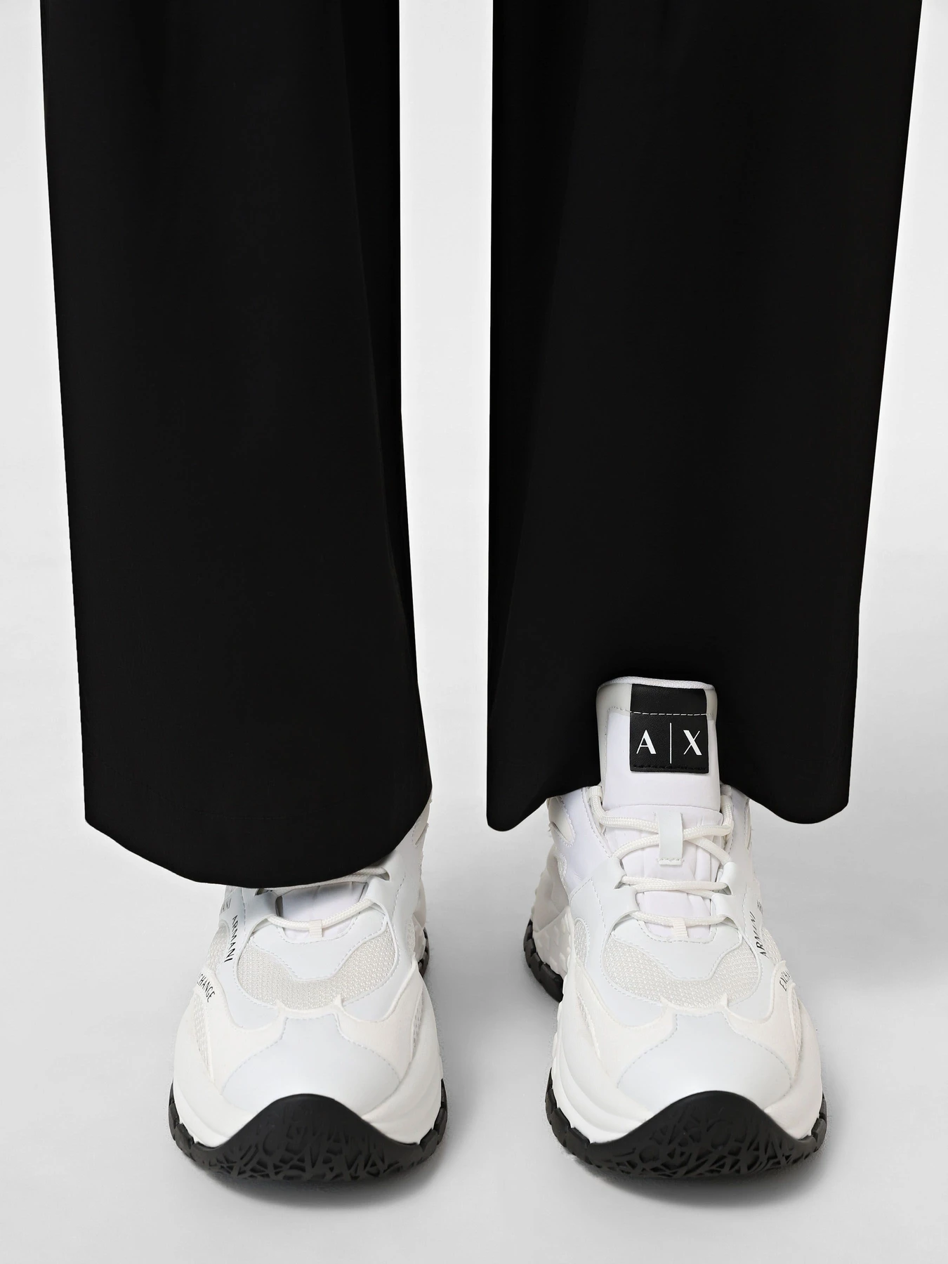 Кросівки Armani Exchange модель XDX120-XV708-T802 Фото