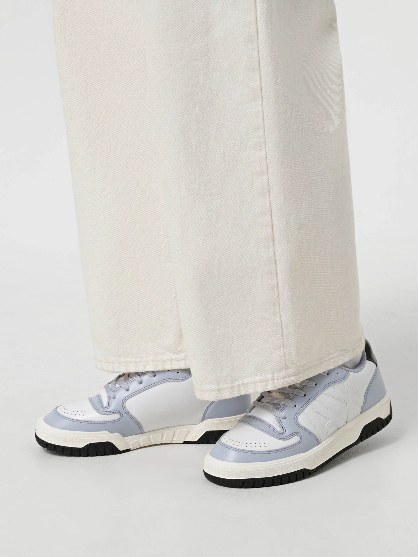 Кроссовки Armani Exchange модель XDX149-XV765-K709 Кроссовки Armani Exchange модель XDX149-XV765-K709 Фото