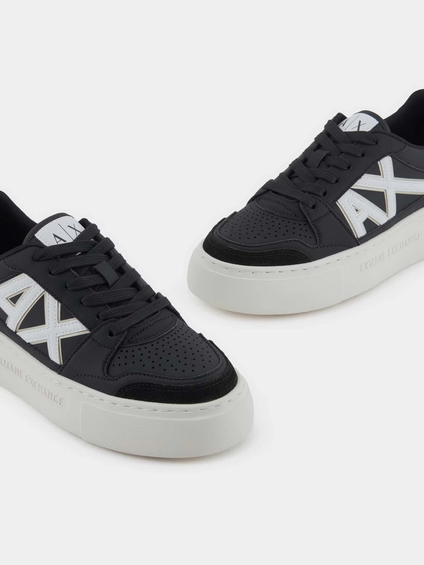 Кросівки Armani Exchange модель XDX147-XV830-T780 Кросівки Armani Exchange модель XDX147-XV830-T780 Фото