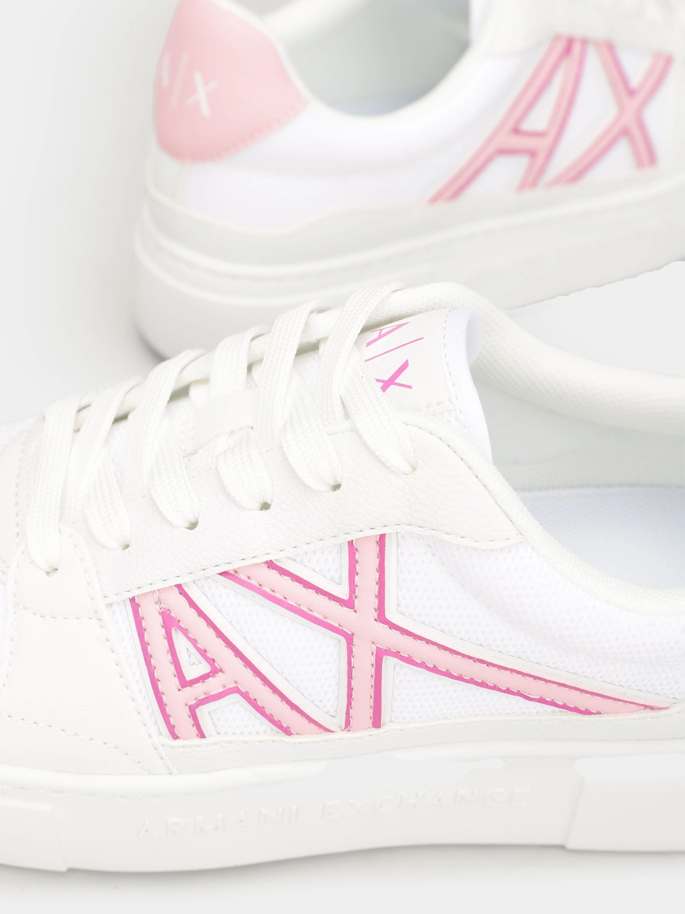 Кроссовки Armani Exchange модель XDX178-XV929-S935 Фото