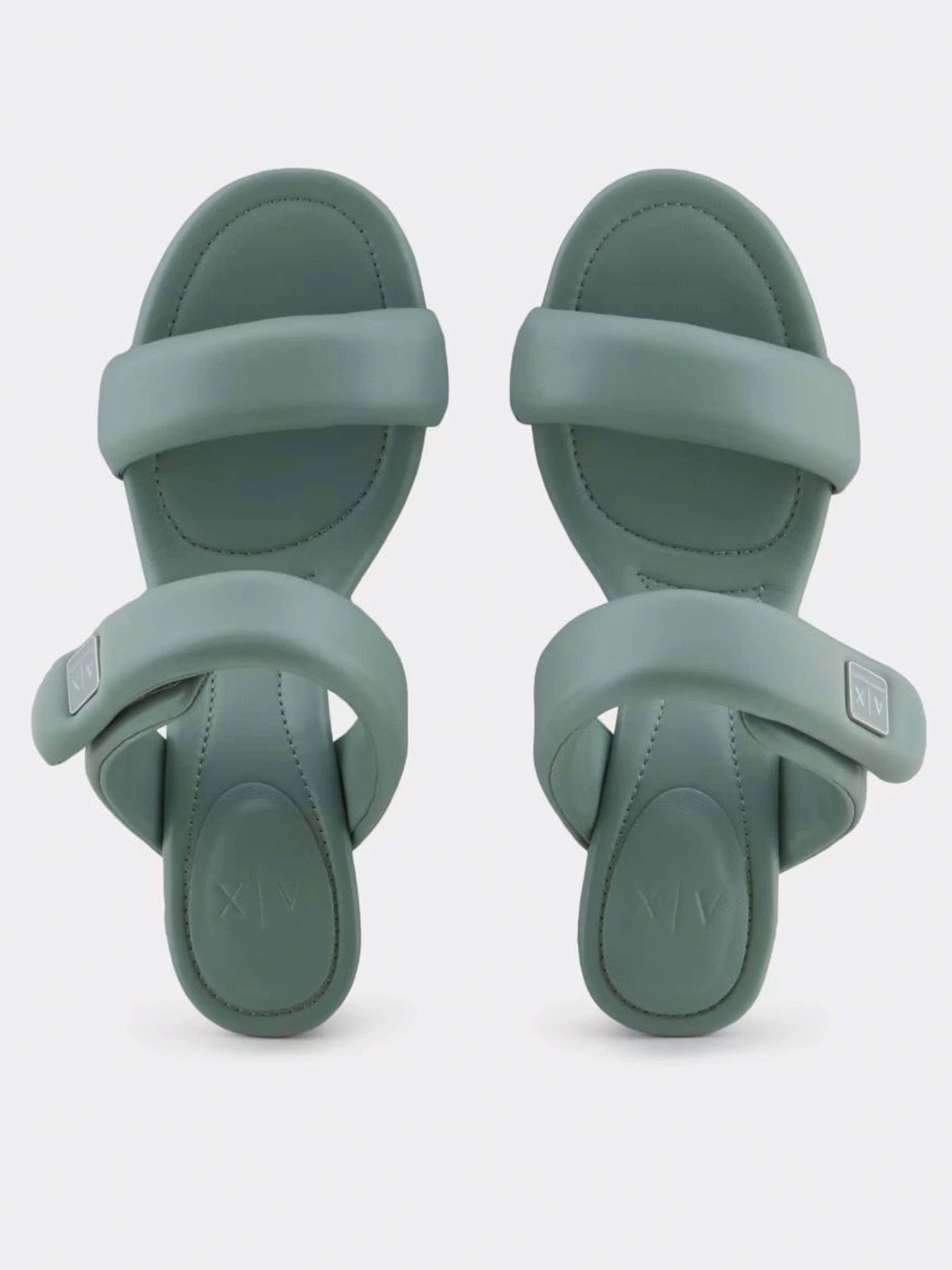 Шльопанці Armani Exchange модель XDP060-XV926-01817 Шльопанці Armani Exchange модель XDP060-XV926-01817 Фото