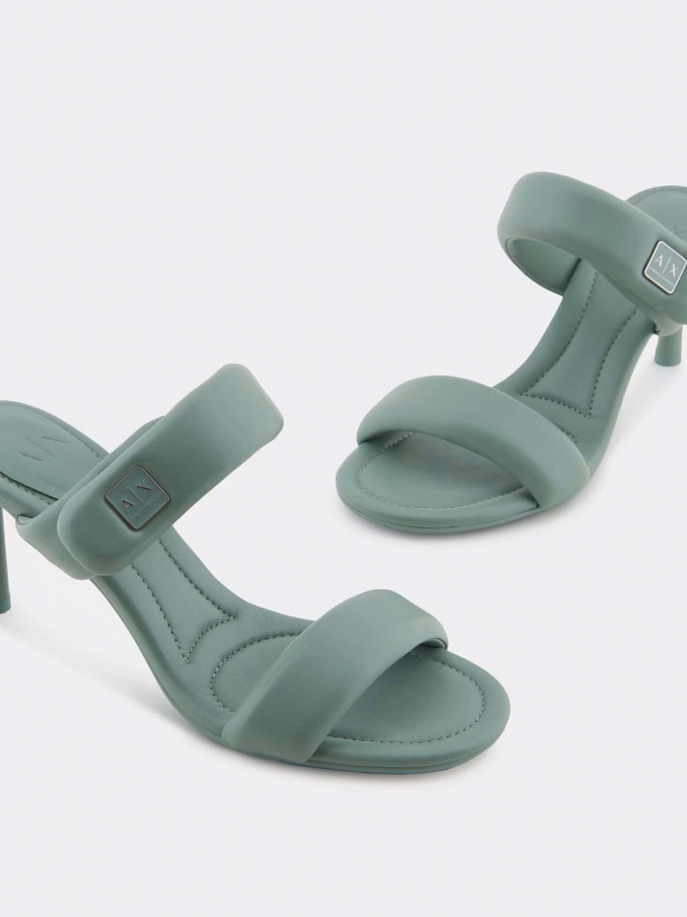 Шльопанці Armani Exchange модель XDP060-XV926-01817 Шльопанці Armani Exchange модель XDP060-XV926-01817 Фото