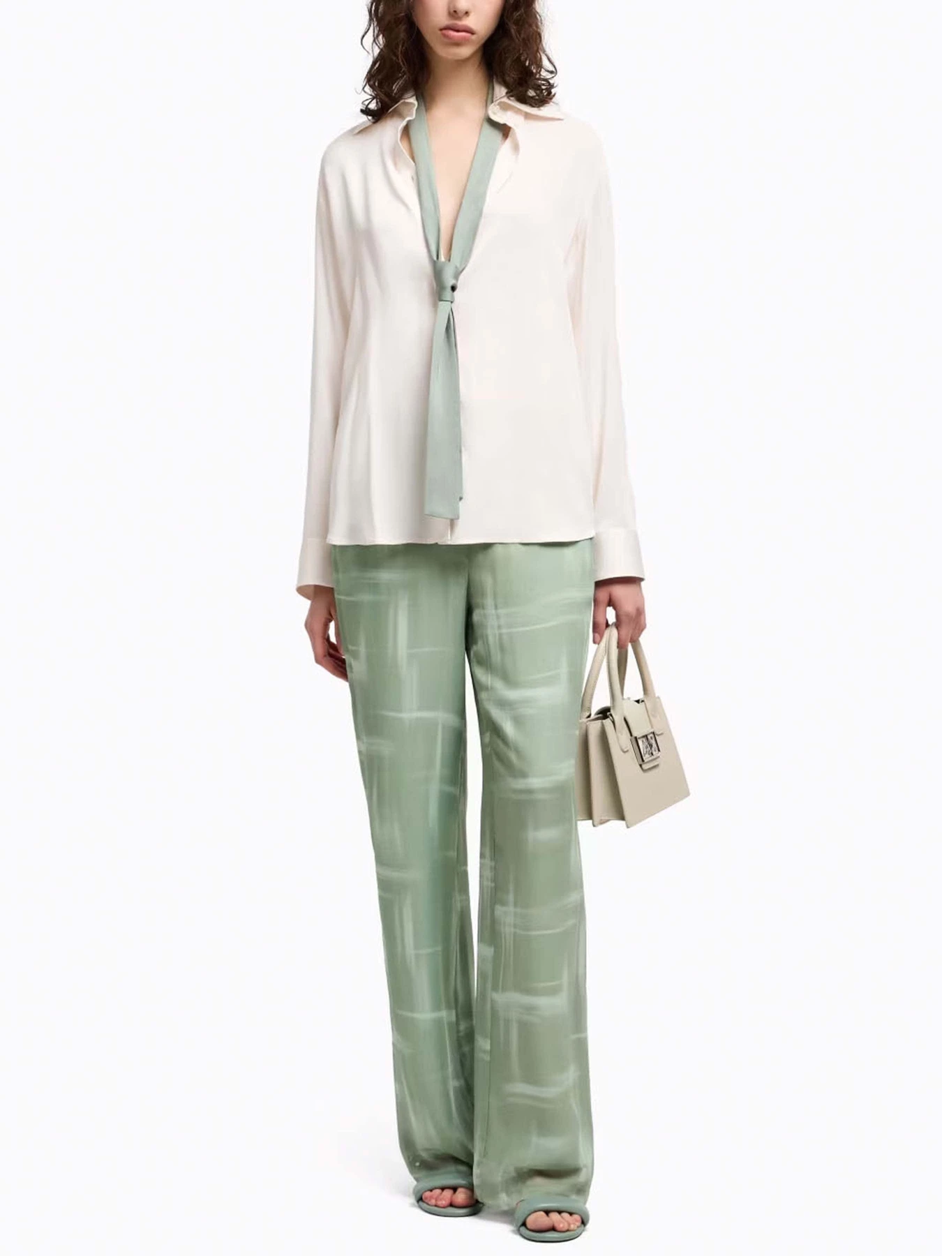 Шльопанці Armani Exchange модель XDP060-XV926-01817 Шльопанці Armani Exchange модель XDP060-XV926-01817 Фото
