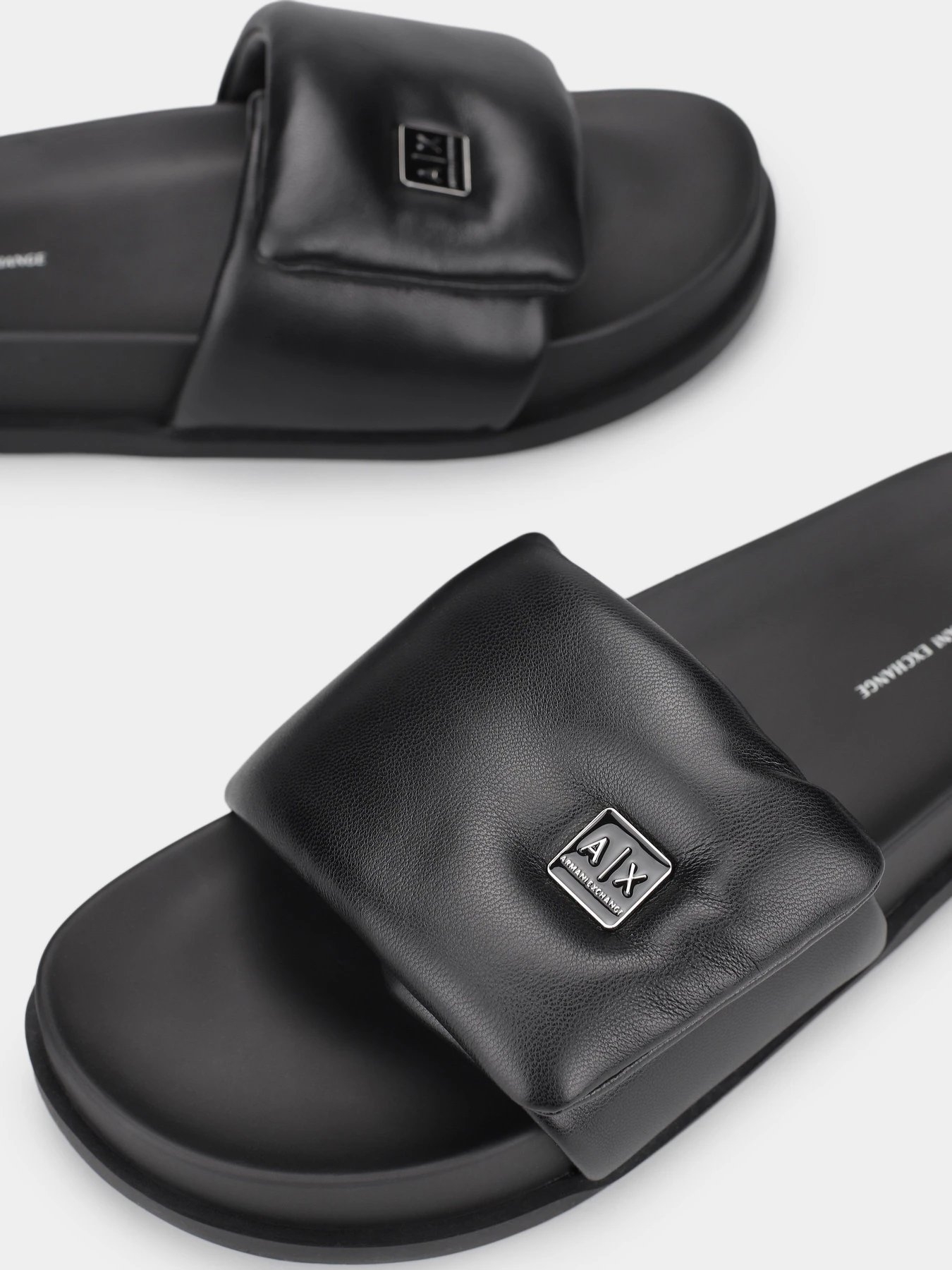 Шльопанці Armani Exchange модель XDP061-XV926-00002 Фото