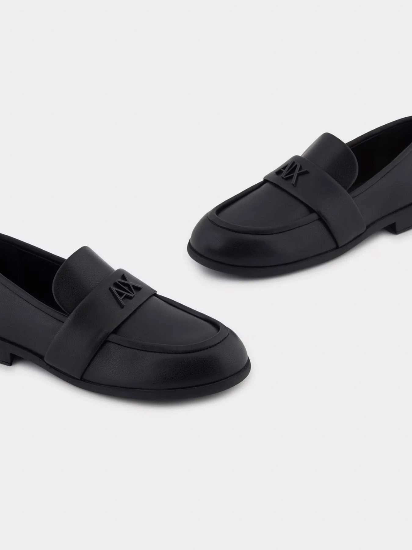 Туфли и лоферы Armani Exchange модель XW001635-AF13876-UC001 Фото