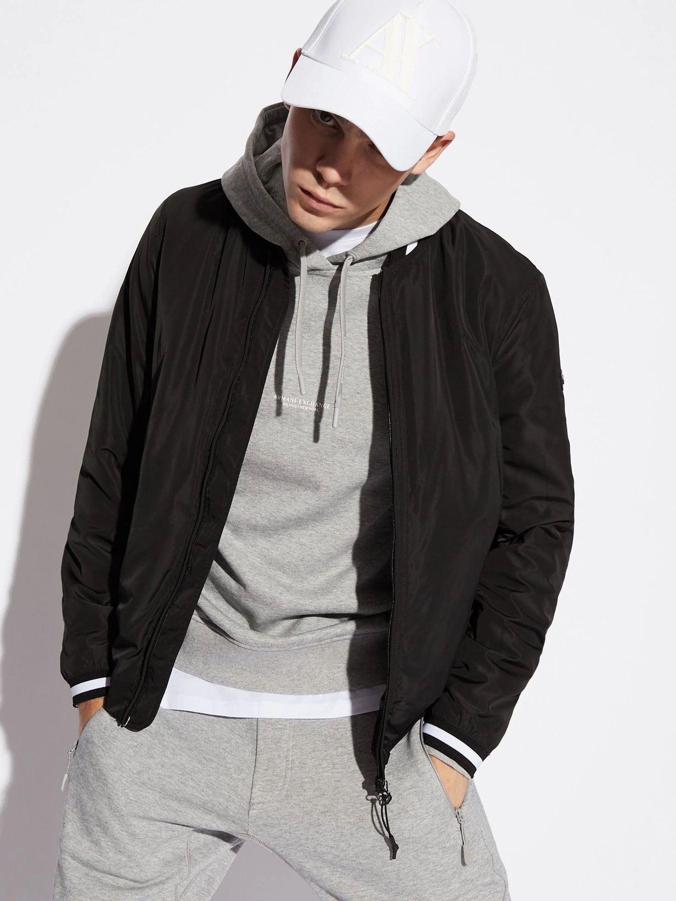 Худи и свитшоты Armani Exchange модель 8NZM94-ZJKRZ-3901 Фото