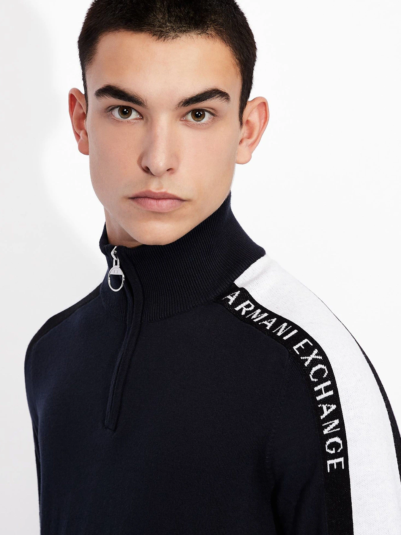 Свитры и кардиганы Armani Exchange модель 3KZM1G-ZML5Z-5543 Свитры и кардиганы Armani Exchange модель 3KZM1G-ZML5Z-5543 Фото