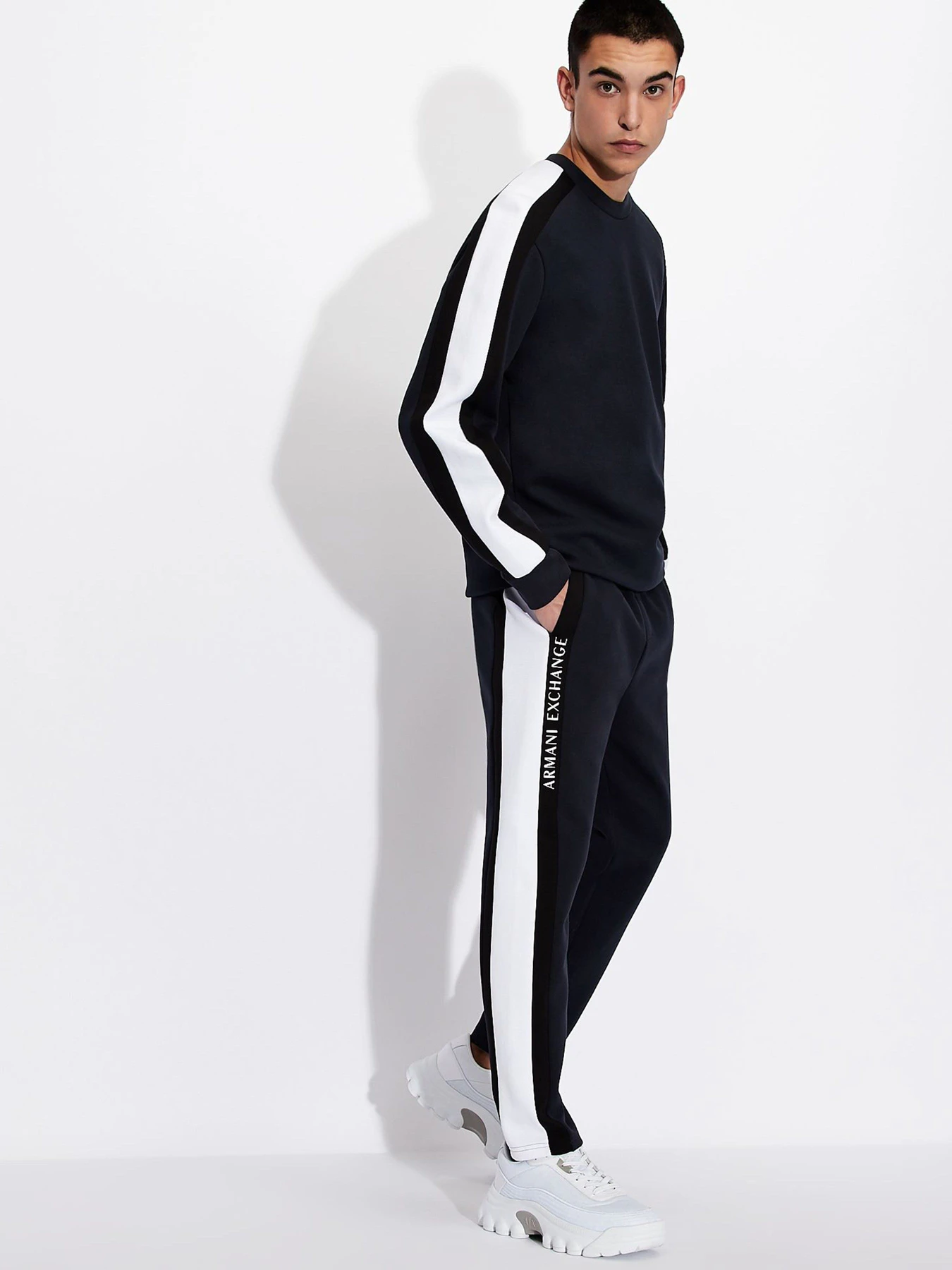 Брюки Armani Exchange модель 3KZPFF-ZJ5GZ-5543 Брюки Armani Exchange модель 3KZPFF-ZJ5GZ-5543 Фото