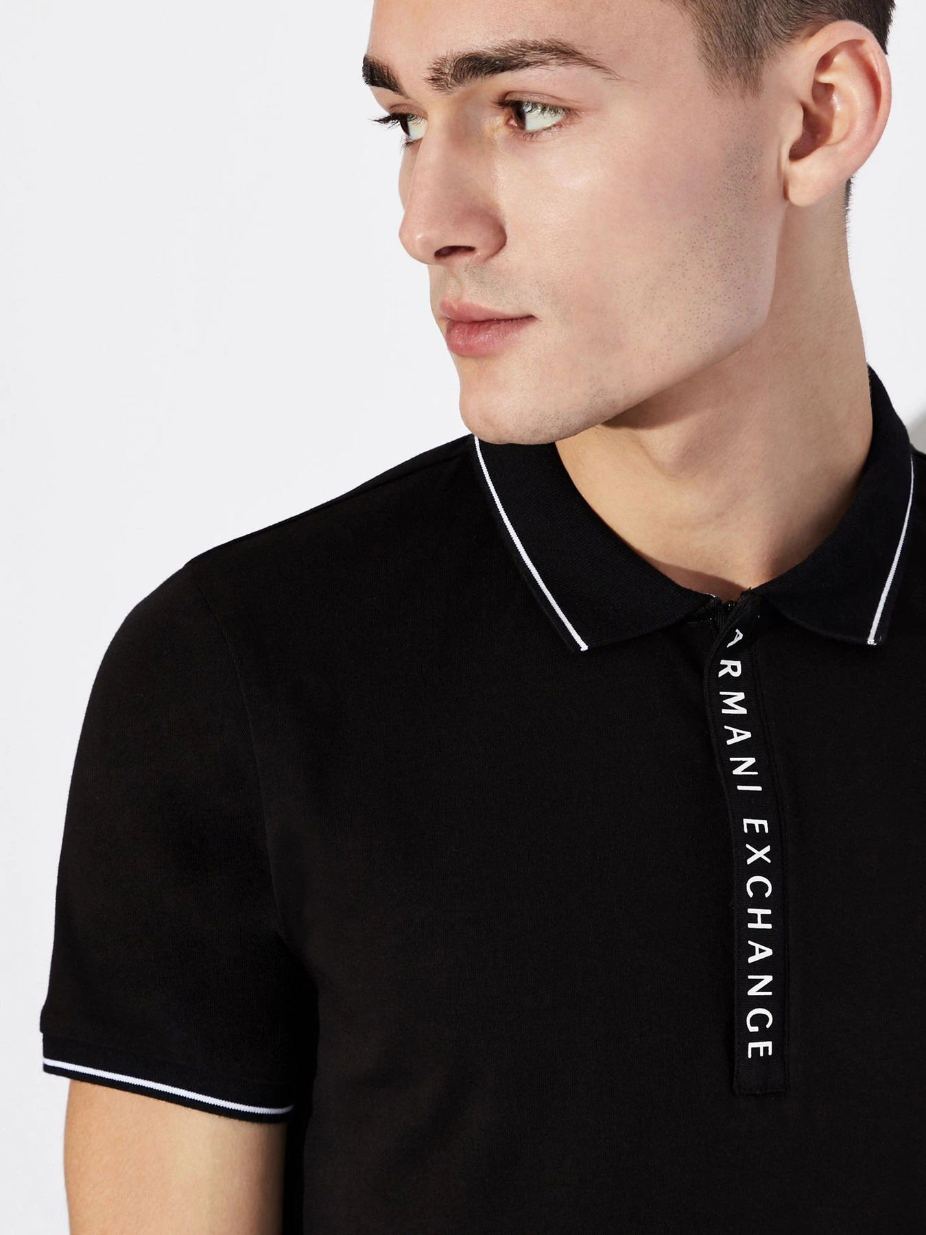 Футболки и поло Armani Exchange модель 8NZF71-ZJH2Z-1200 Футболки и поло Armani Exchange модель 8NZF71-ZJH2Z-1200 Фото