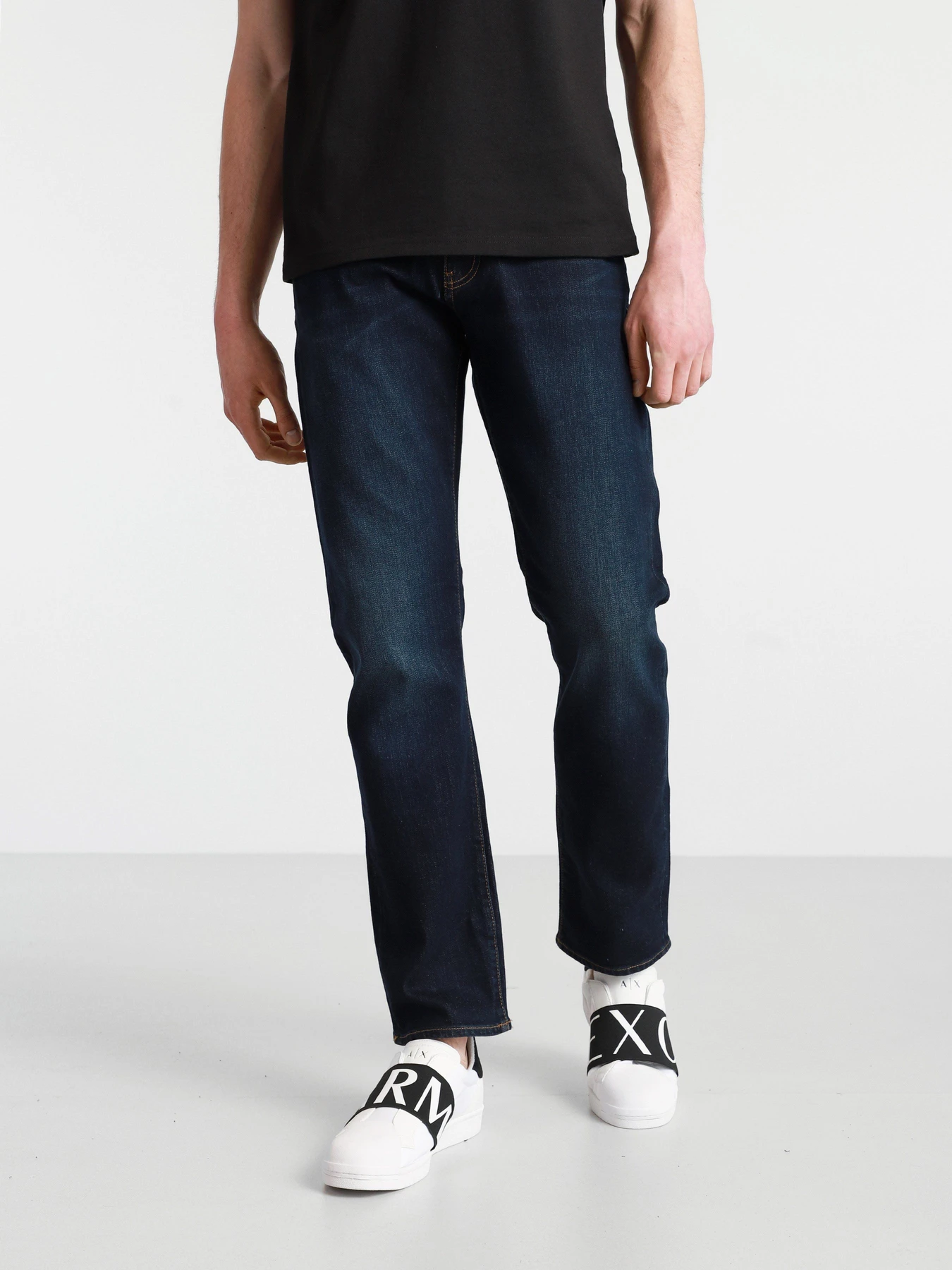Джинси Armani Exchange Straight модель 8NZJ16-Z2DXZ-1500 Джинси Armani Exchange Straight модель 8NZJ16-Z2DXZ-1500 Фото