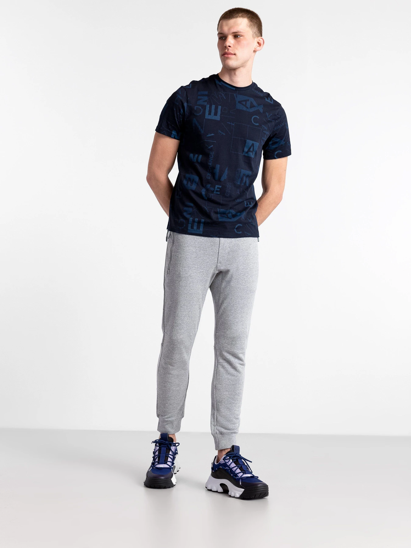 Брюки Armani Exchange модель 8NZP73-ZJKRZ-3901 Брюки Armani Exchange модель 8NZP73-ZJKRZ-3901 Фото