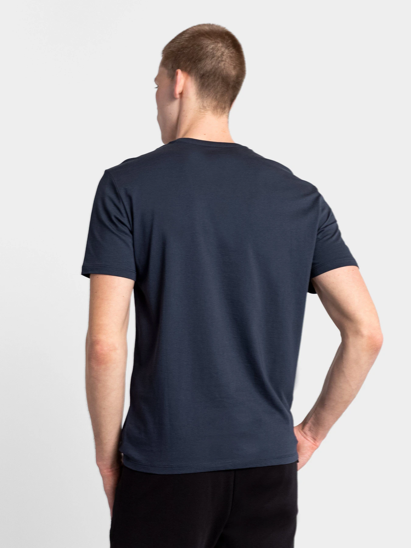 Футболки і поло Armani Exchange модель 3KZTFP-ZJ4JZ-1510 Футболки і поло Armani Exchange модель 3KZTFP-ZJ4JZ-1510 Фото