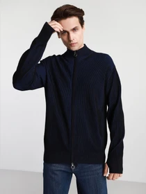 Свитры и кардиганы Armani Exchange модель 3KZE1G-ZMQ7Z-2200 Фото