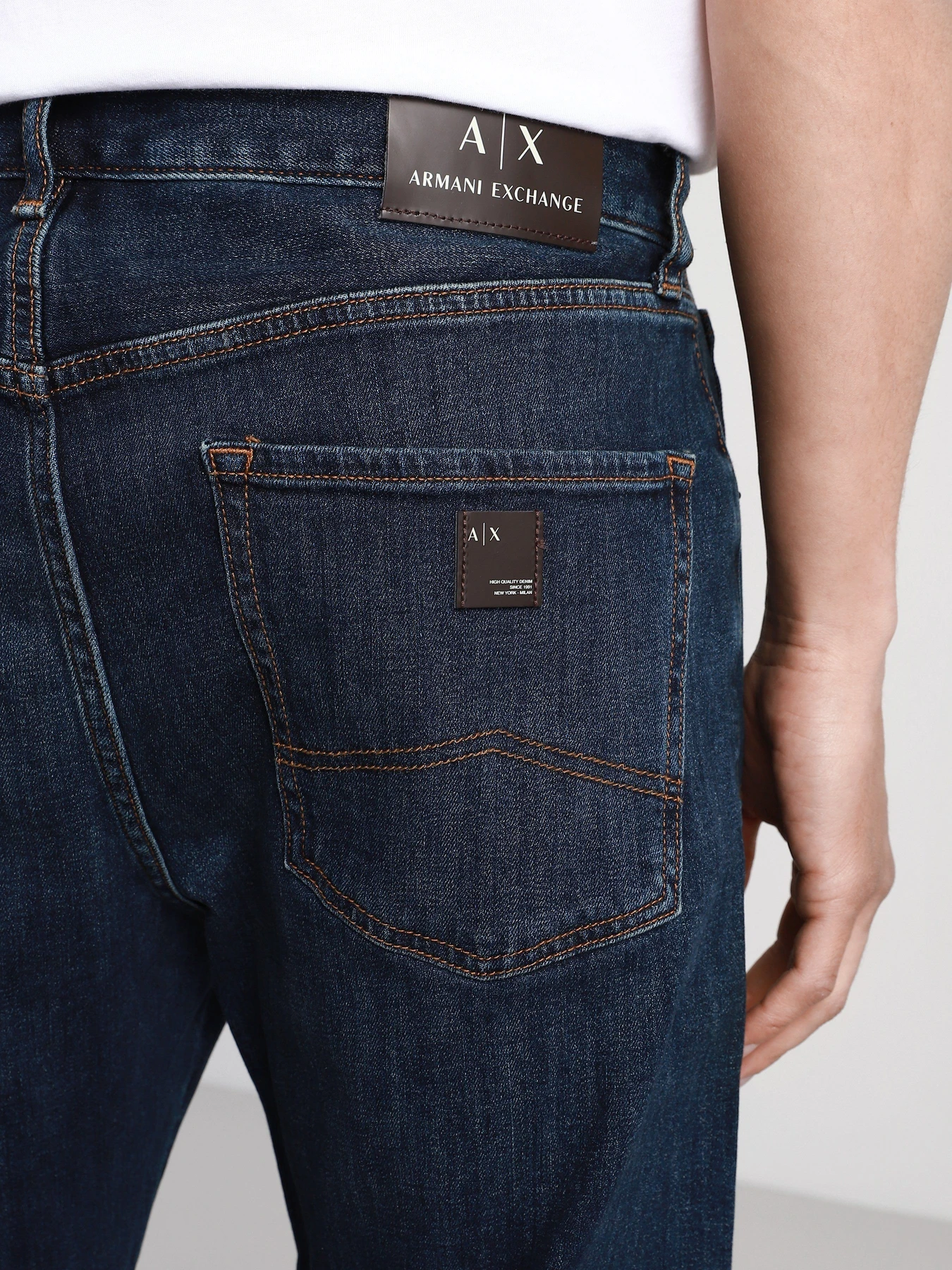 Джинсы Armani Exchange Tapered модель 3KZJ24-Z1LSZ-1500 Фото
