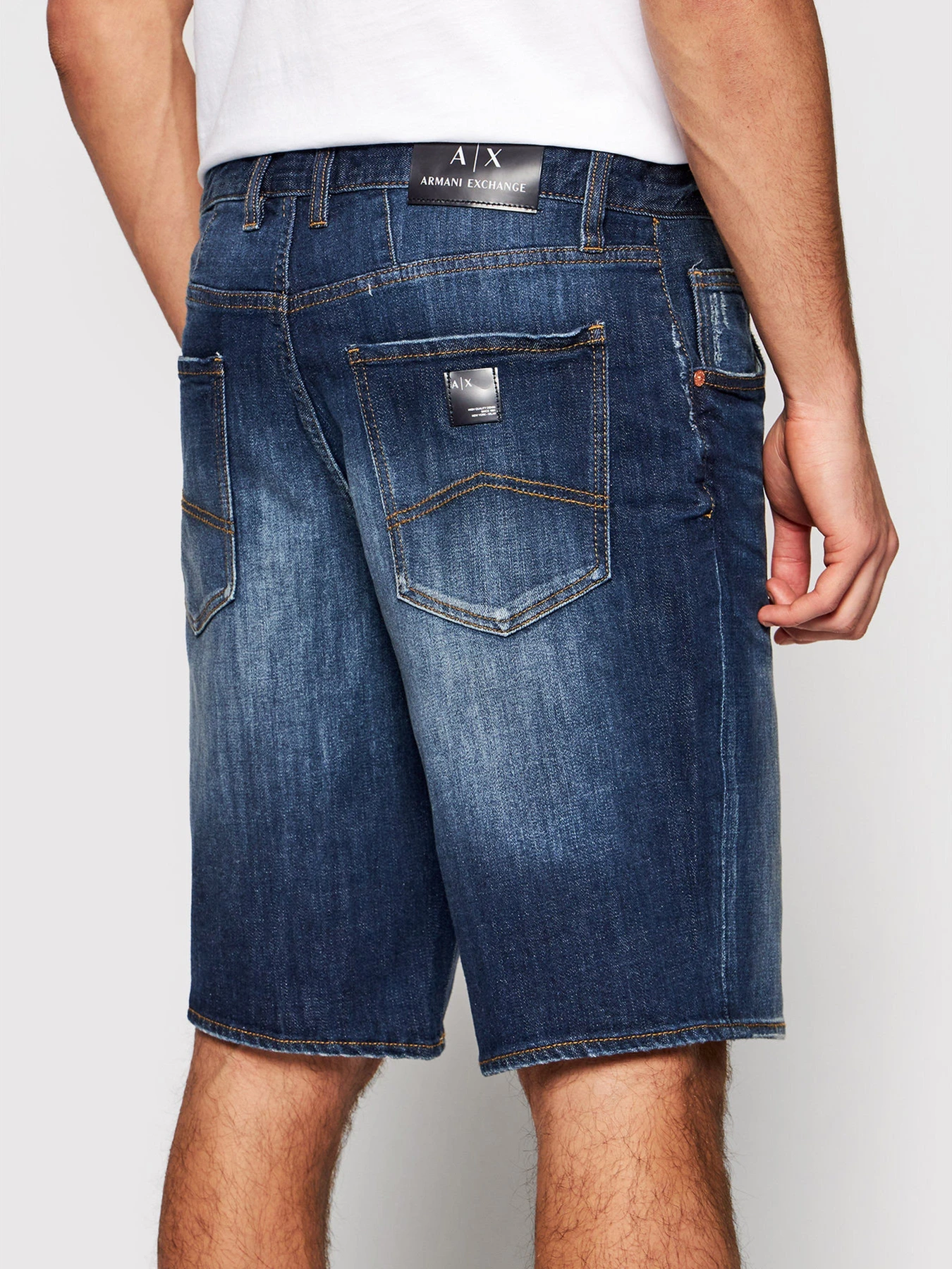Шорты Armani Exchange модель 3KZJ80-Z1LTZ-1500 Шорты Armani Exchange модель 3KZJ80-Z1LTZ-1500 Фото