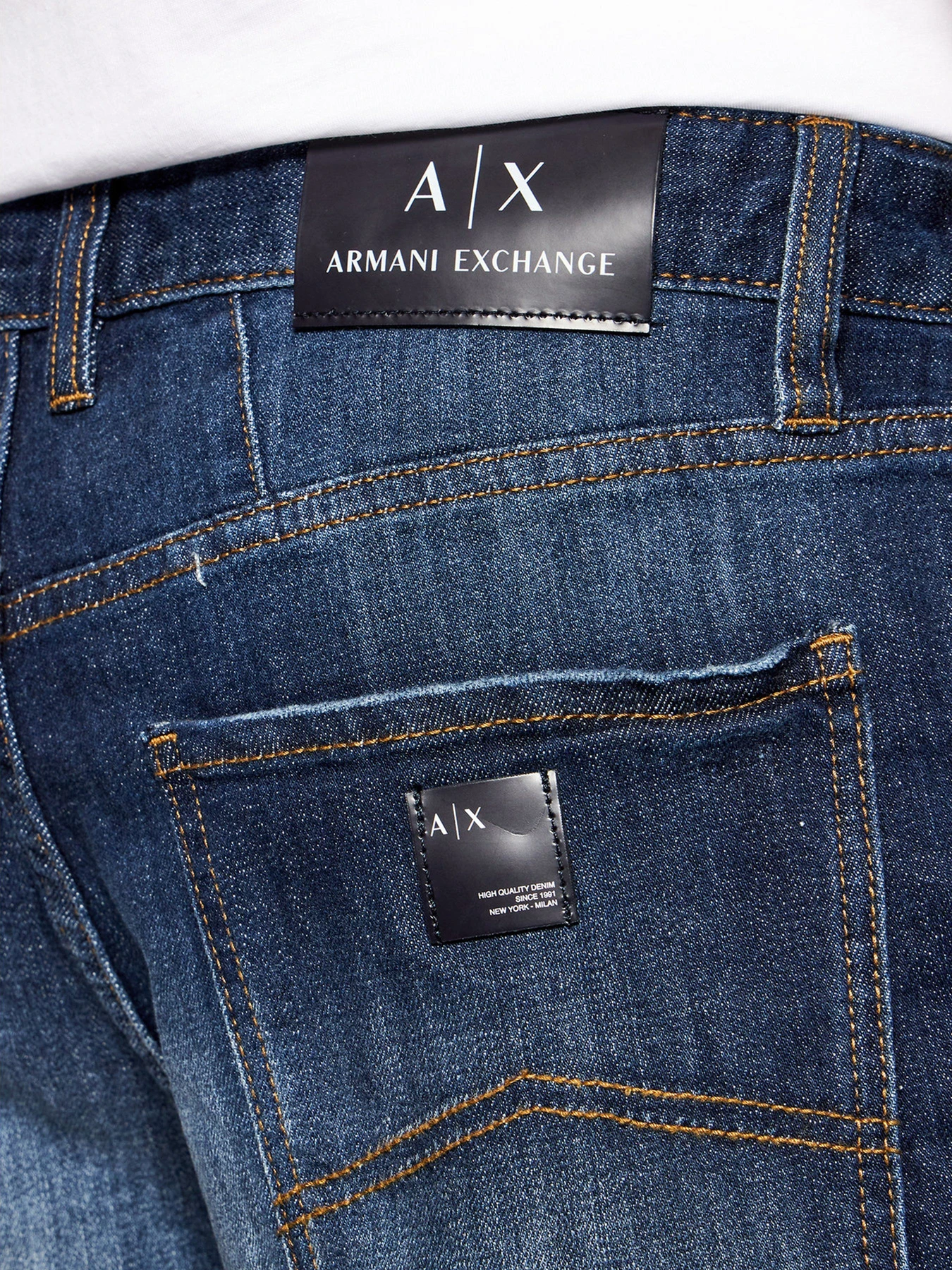Шорты Armani Exchange модель 3KZJ80-Z1LTZ-1500 Шорты Armani Exchange модель 3KZJ80-Z1LTZ-1500 Фото