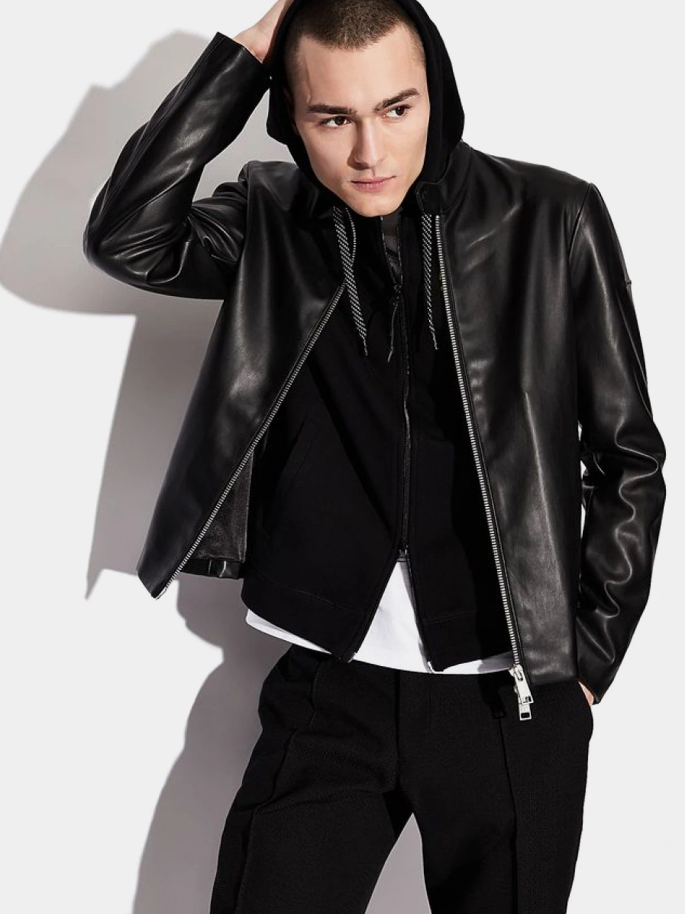 Куртки та дублянки Armani Exchange модель 8NZB08-ZNAAZ-1200 Куртки та дублянки Armani Exchange модель 8NZB08-ZNAAZ-1200 Фото