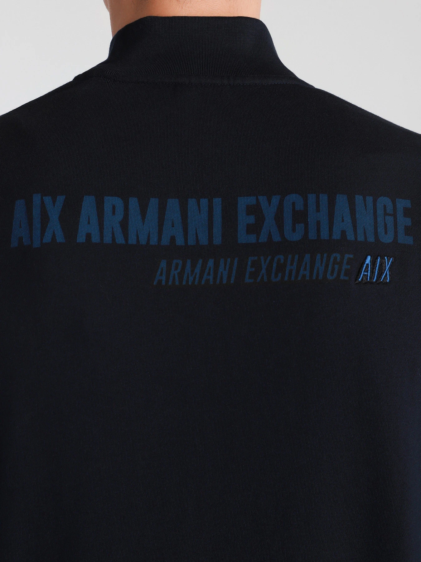 Худи и свитшоты Armani Exchange модель 3KZMAK-ZJ7RZ-0509 Худи и свитшоты Armani Exchange модель 3KZMAK-ZJ7RZ-0509 Фото