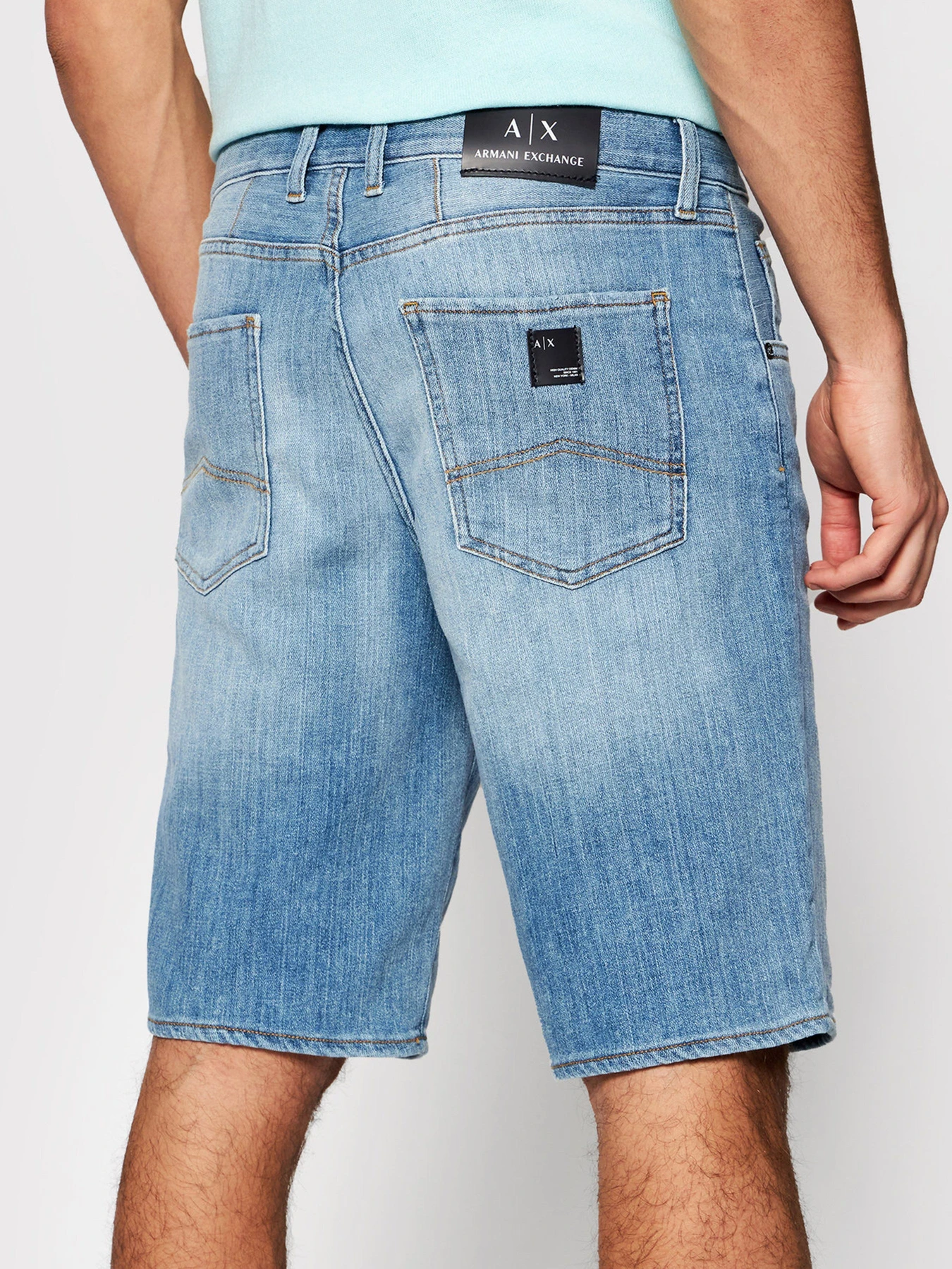 Шорты Armani Exchange модель 3KZJ80-Z1FCZ-1500 Шорты Armani Exchange модель 3KZJ80-Z1FCZ-1500 Фото