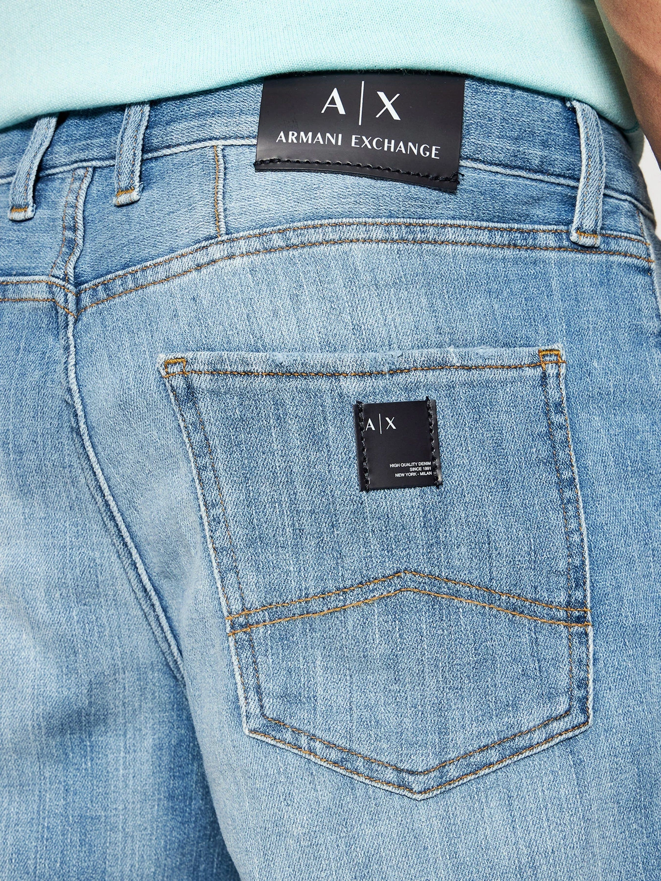Шорты Armani Exchange модель 3KZJ80-Z1FCZ-1500 Шорты Armani Exchange модель 3KZJ80-Z1FCZ-1500 Фото