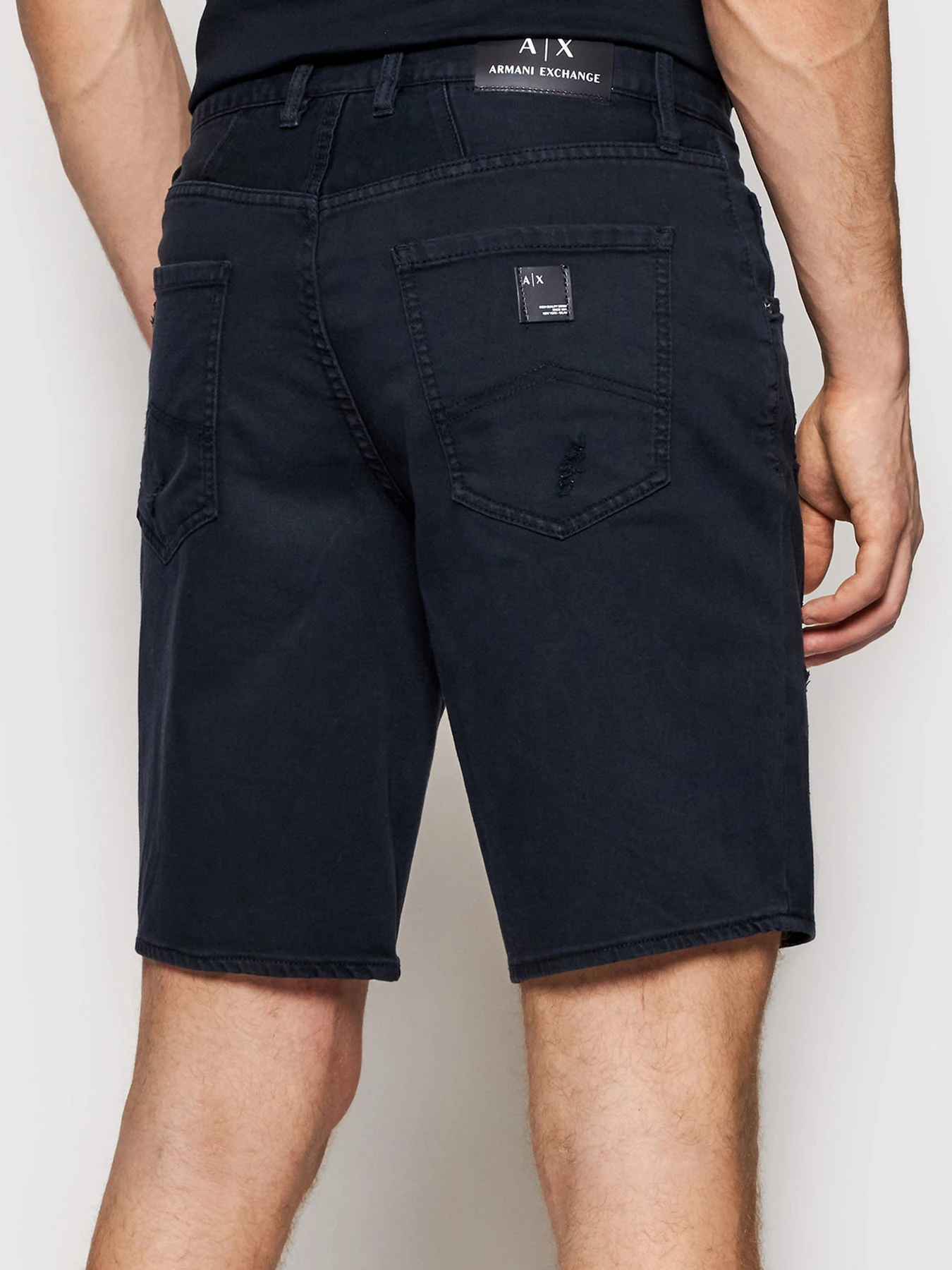 Шорты Armani Exchange модель 3KZJ80-Z1AAZ-1510 Шорты Armani Exchange модель 3KZJ80-Z1AAZ-1510 Фото