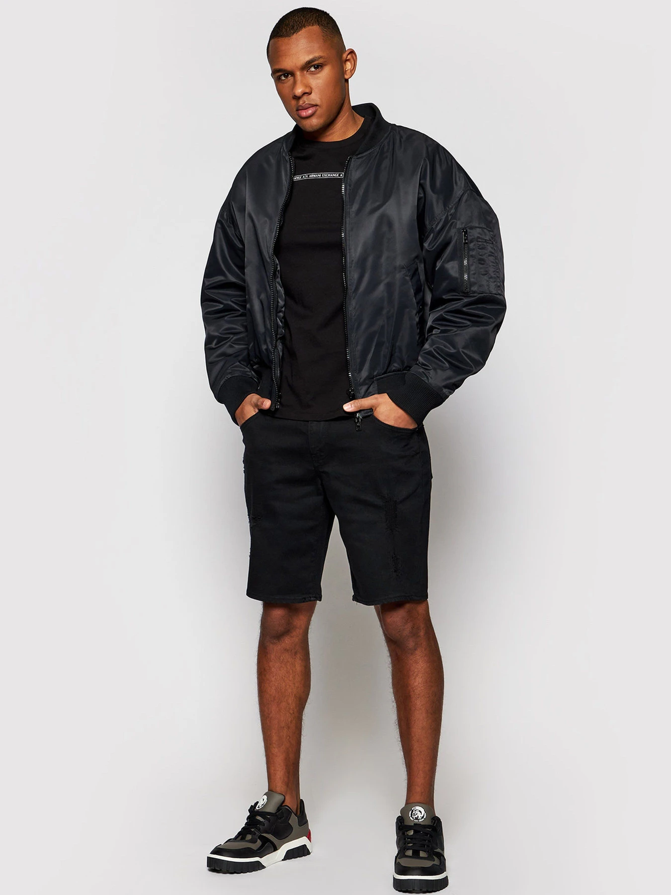 Шорты Armani Exchange модель 3KZJ80-Z1AAZ-1200 Шорты Armani Exchange модель 3KZJ80-Z1AAZ-1200 Фото