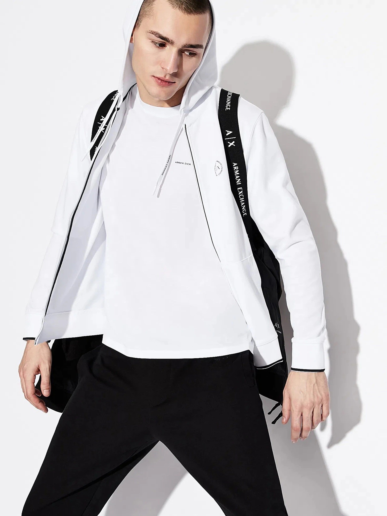 Футболки і поло Armani Exchange модель 8NZT86-ZJA5Z-8139 Фото