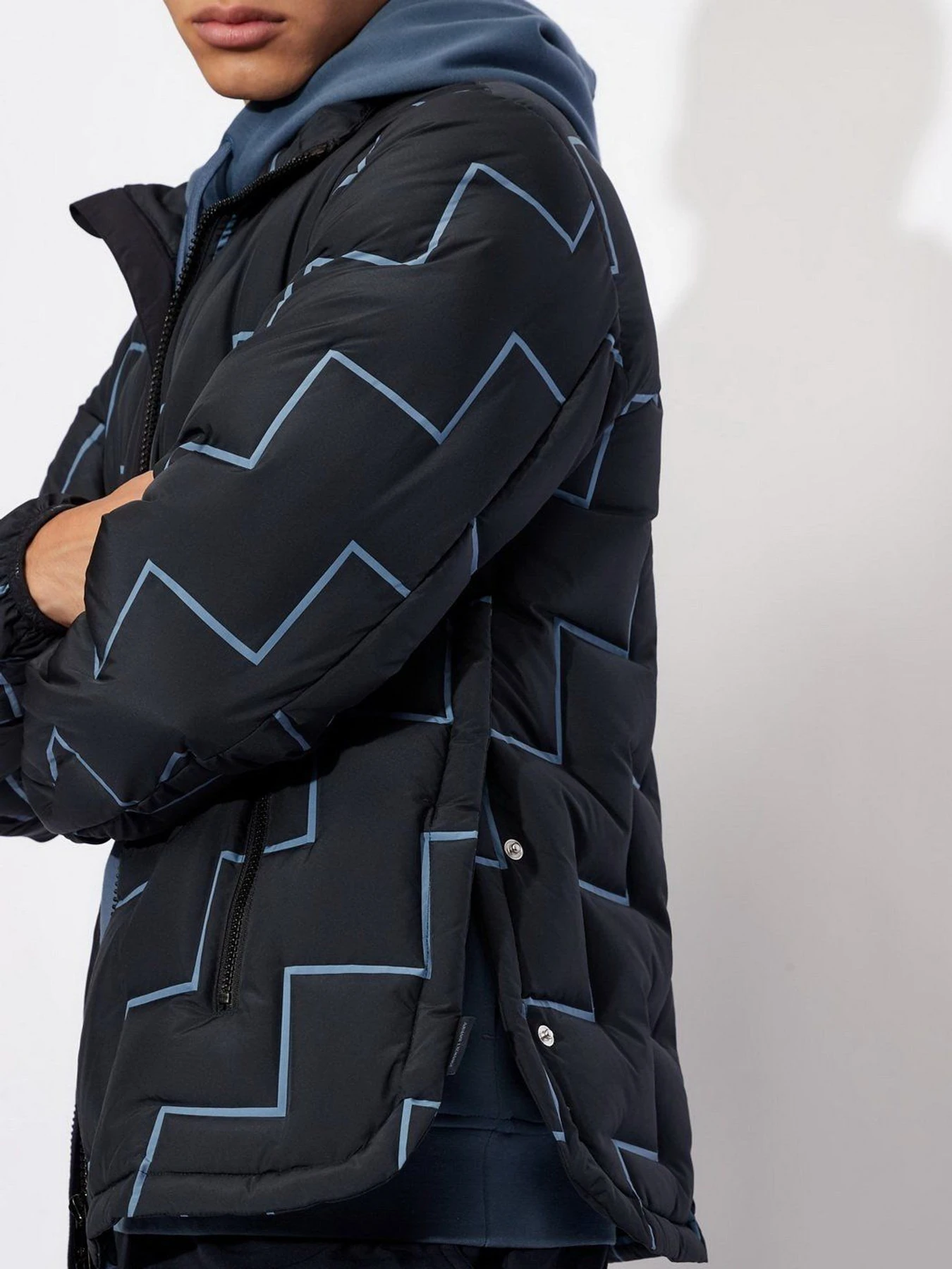 Куртки та дублянки Armani Exchange модель 6KZB13-ZNIDZ-2588 Куртки та дублянки Armani Exchange модель 6KZB13-ZNIDZ-2588 Фото