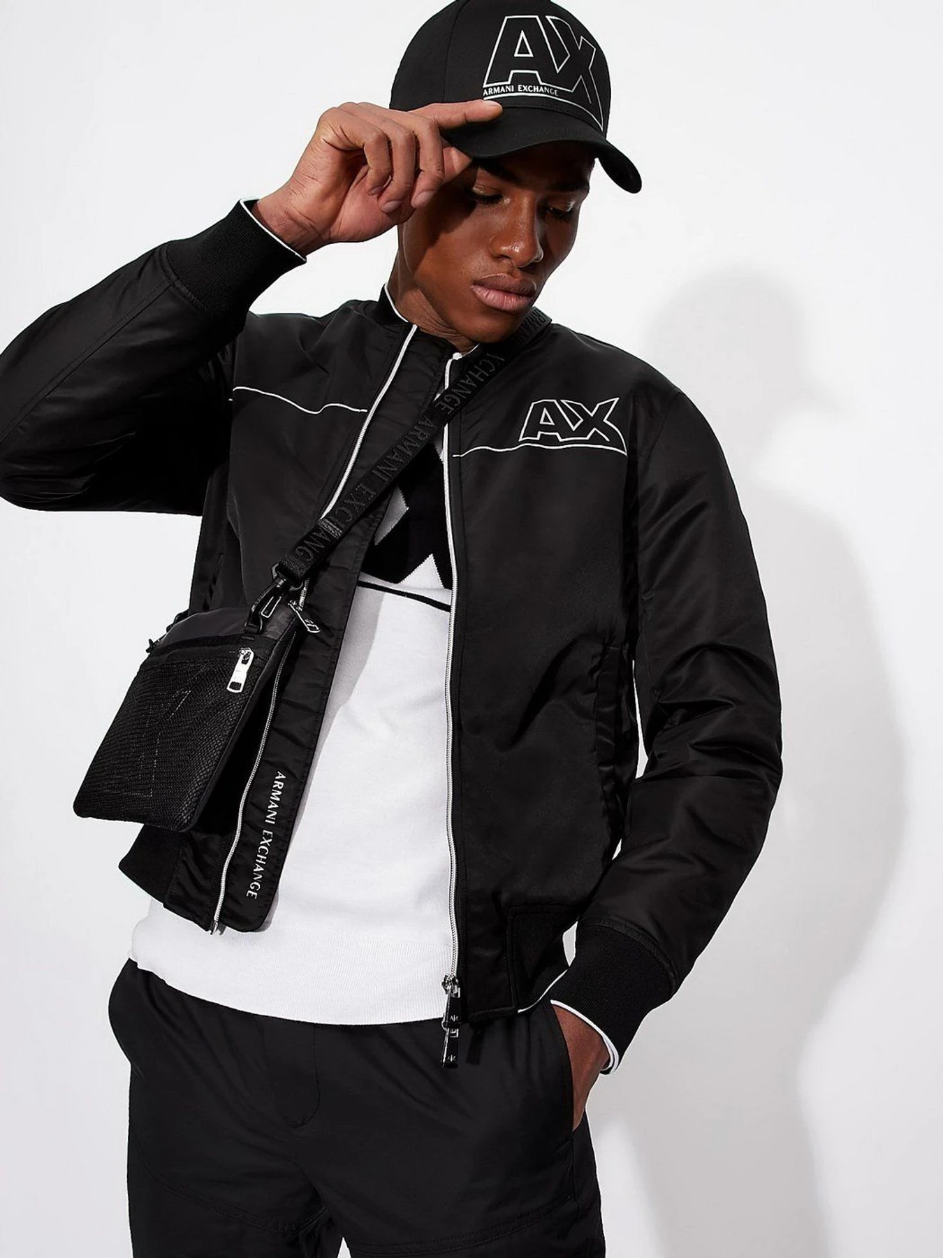 Свитры и кардиганы Armani Exchange модель 6KZM1D-ZMN9Z-1100 Свитры и кардиганы Armani Exchange модель 6KZM1D-ZMN9Z-1100 Фото