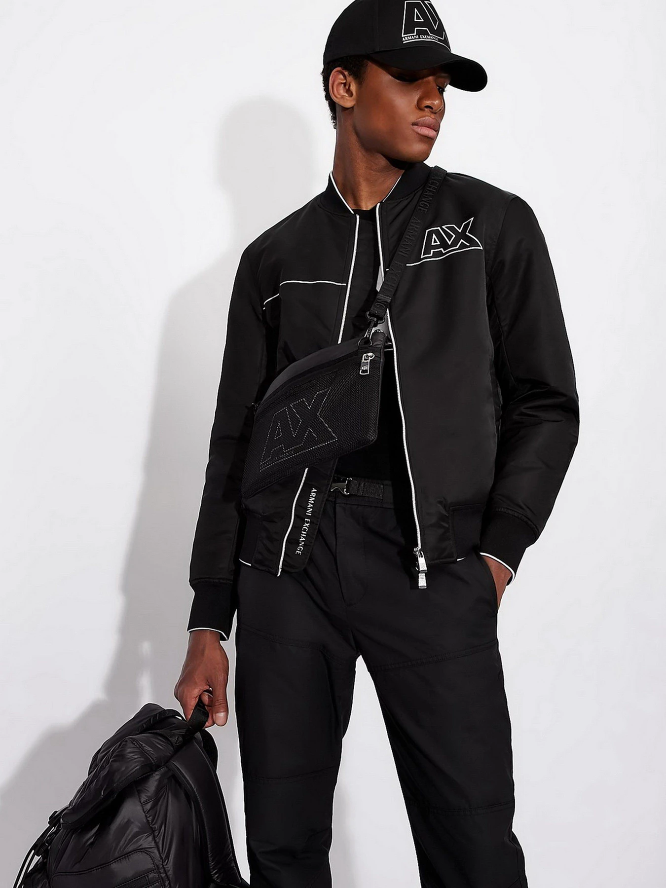 Свитры и кардиганы Armani Exchange модель 6KZM1D-ZMN9Z-1200 Свитры и кардиганы Armani Exchange модель 6KZM1D-ZMN9Z-1200 Фото