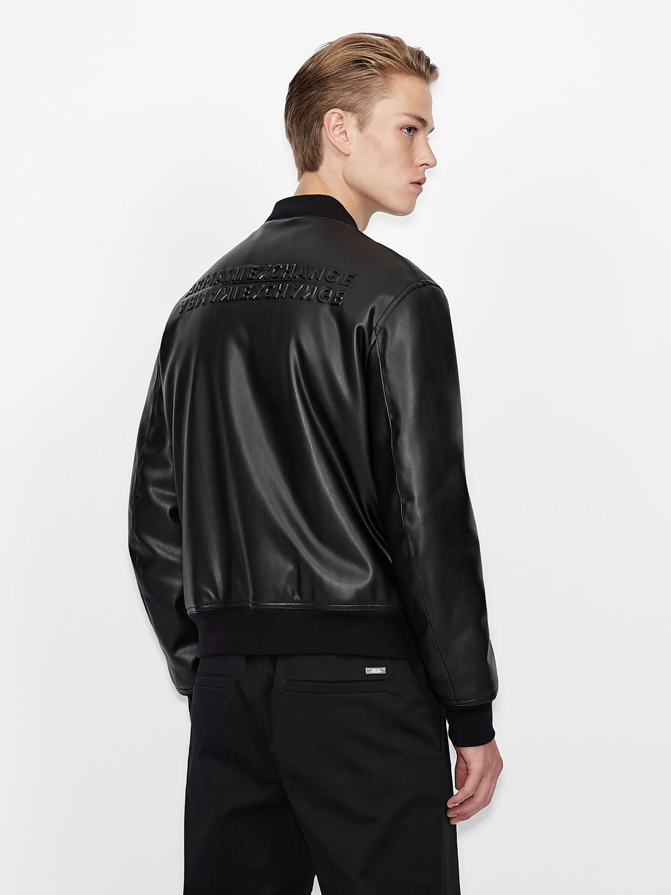 Куртки та дублянки Armani Exchange модель 6KZB03-ZNHWZ-1200 Куртки та дублянки Armani Exchange модель 6KZB03-ZNHWZ-1200 Фото