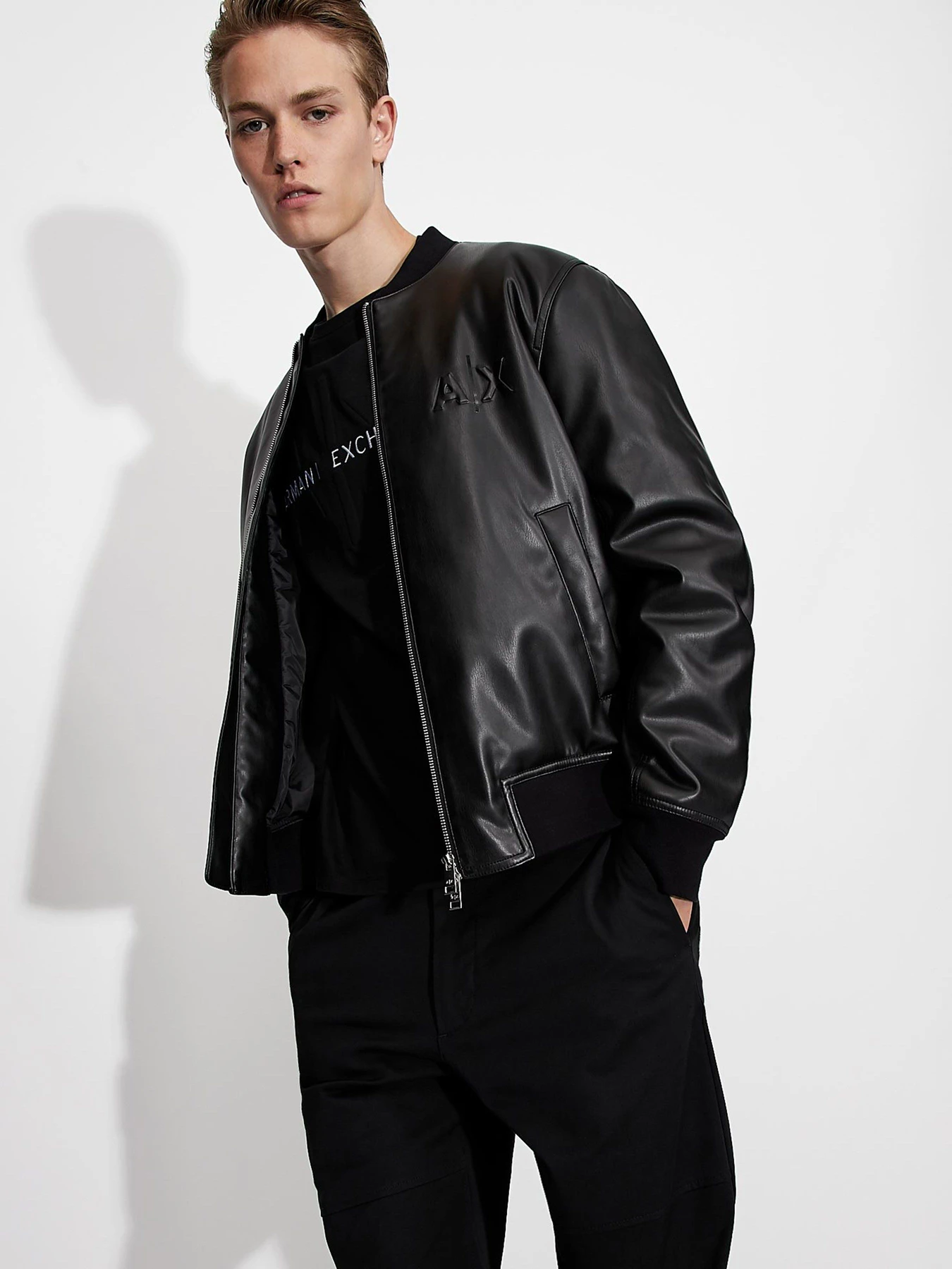 Куртки та дублянки Armani Exchange модель 6KZB03-ZNHWZ-1200 Куртки та дублянки Armani Exchange модель 6KZB03-ZNHWZ-1200 Фото