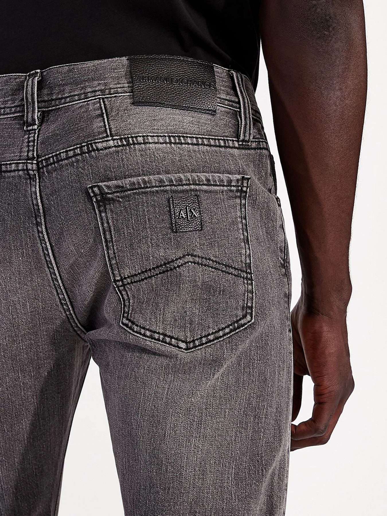 Джинси Armani Exchange Tapered модель 6KZJ24-Z2N3Z-0903 Джинси Armani Exchange Tapered модель 6KZJ24-Z2N3Z-0903 Фото