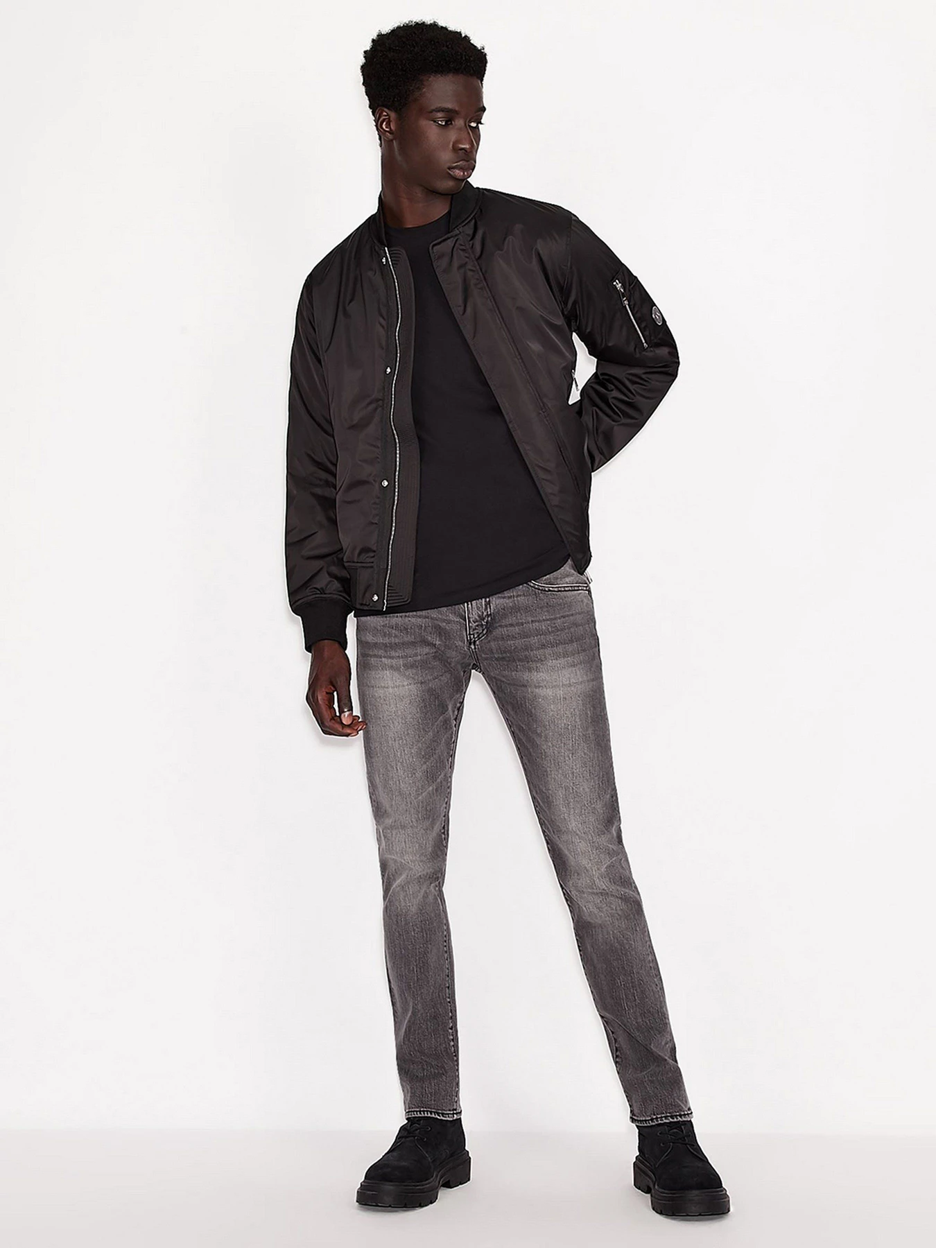 Джинси Armani Exchange Tapered модель 6KZJ24-Z2N3Z-0903 Джинси Armani Exchange Tapered модель 6KZJ24-Z2N3Z-0903 Фото