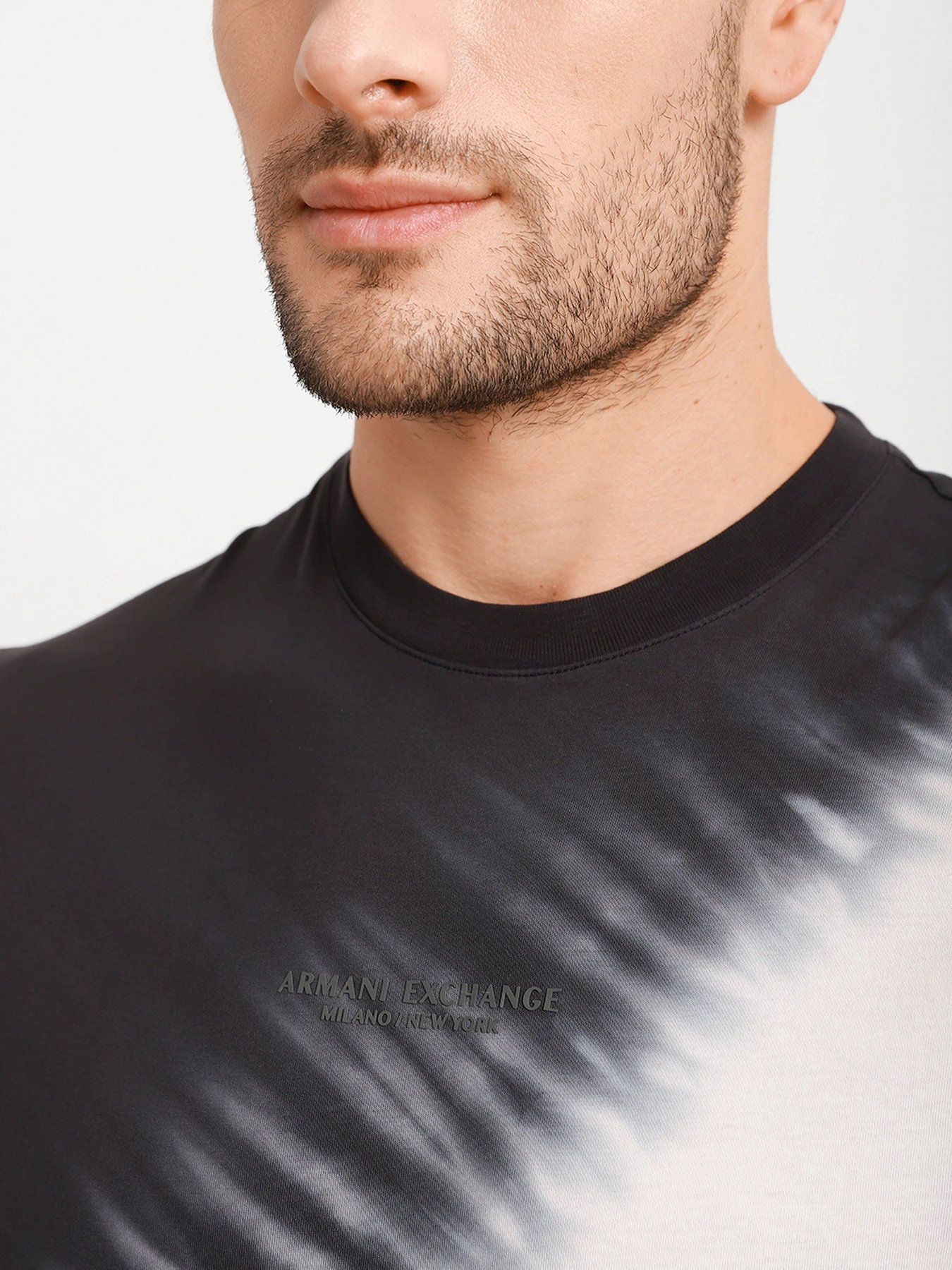 Футболки і поло Armani Exchange модель 6KZTLB-ZJ3SZ-8255 Футболки і поло Armani Exchange модель 6KZTLB-ZJ3SZ-8255 Фото