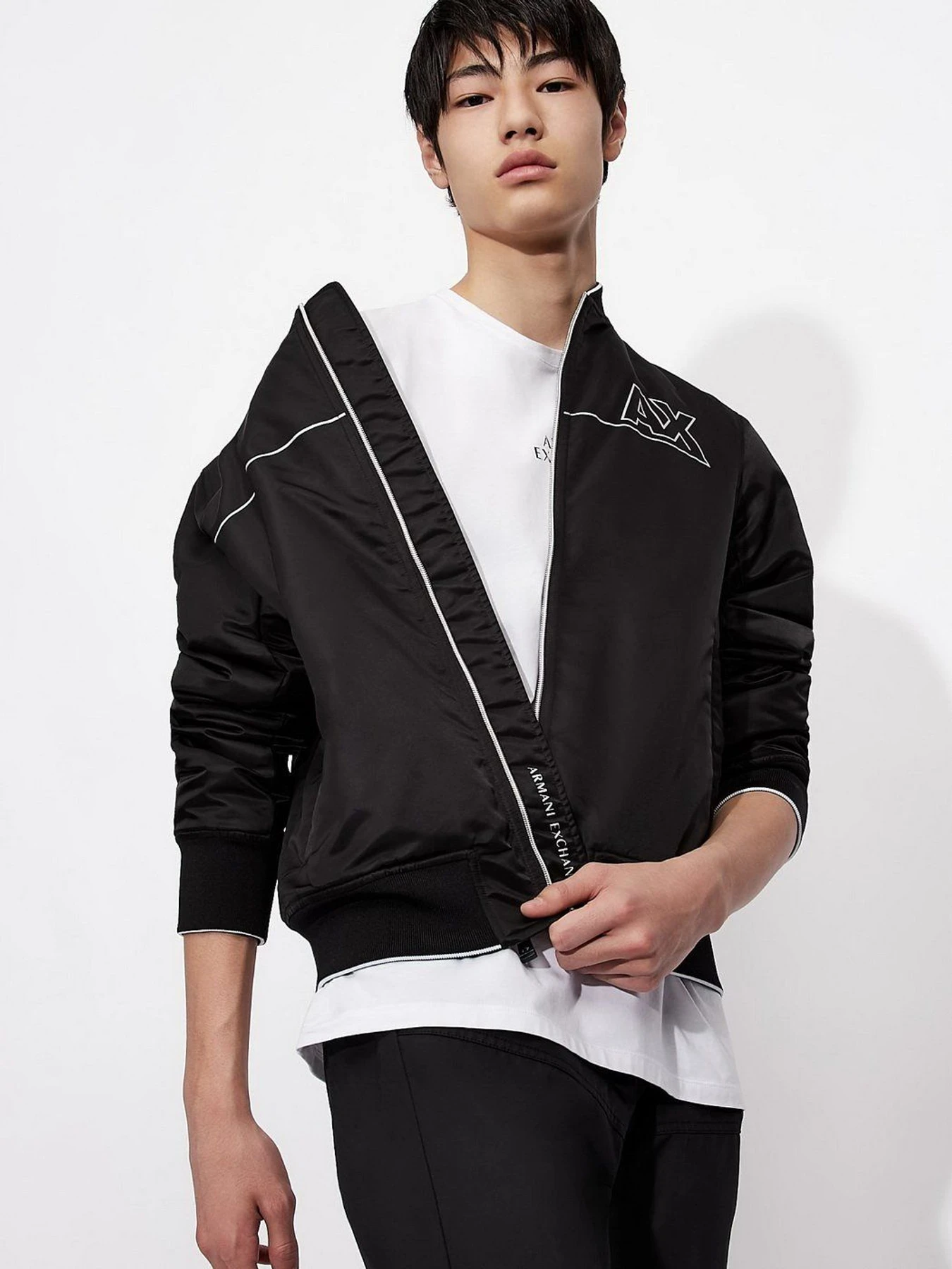 Футболки і поло Armani Exchange модель 6KZTAB-ZJ5ZZ-1100 Фото