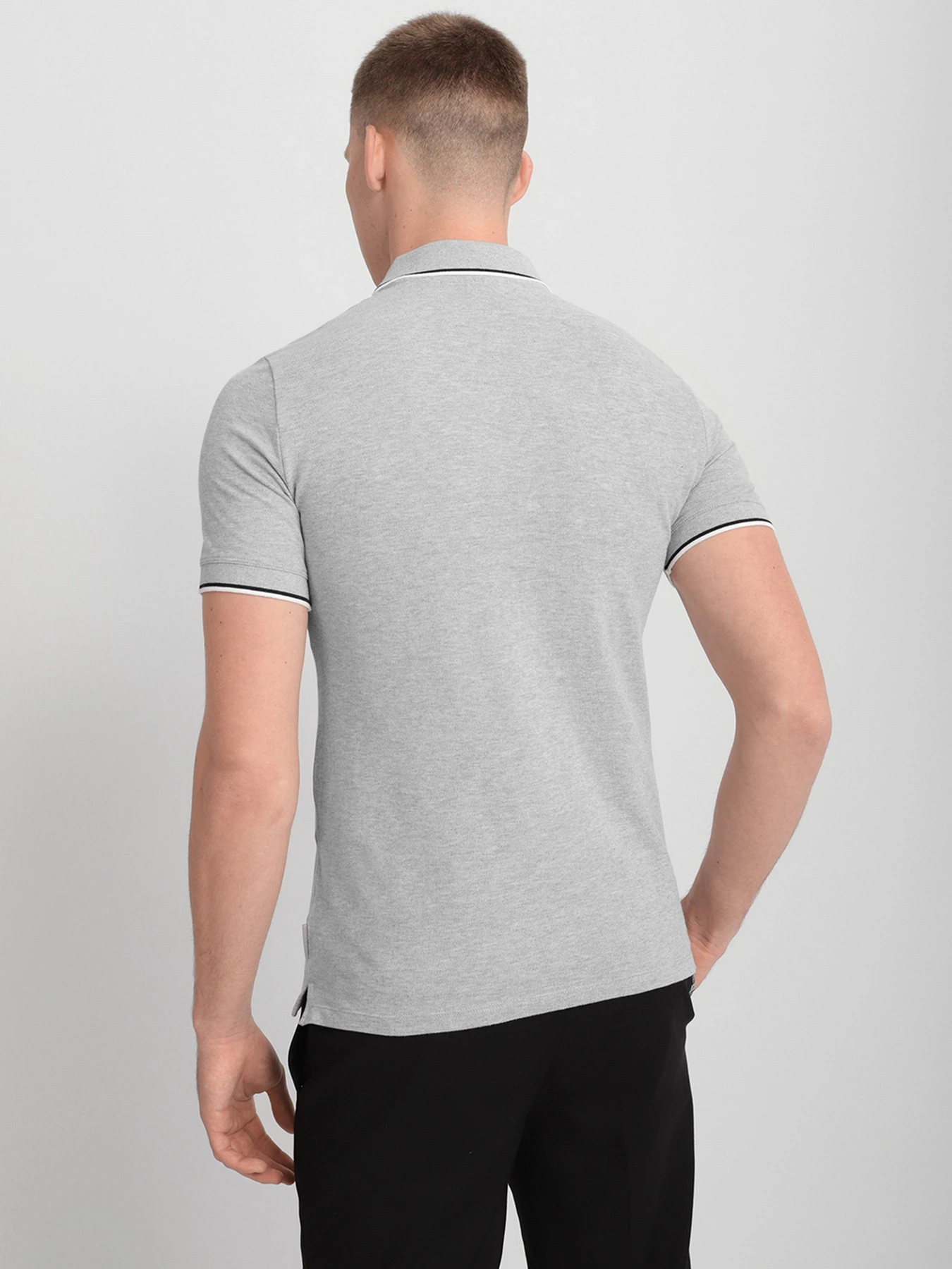 Футболки и поло Armani Exchange модель 8NZF75-Z8M5Z-3929 Фото