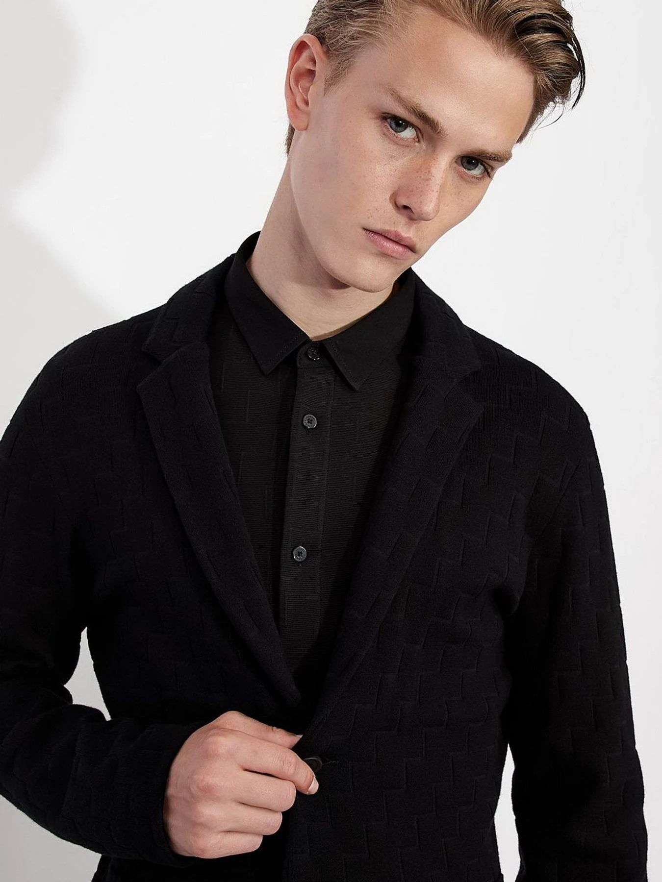 Пиджаки Armani Exchange модель 6KZG1A-ZM1DZ-1200 Пиджаки Armani Exchange модель 6KZG1A-ZM1DZ-1200 Фото