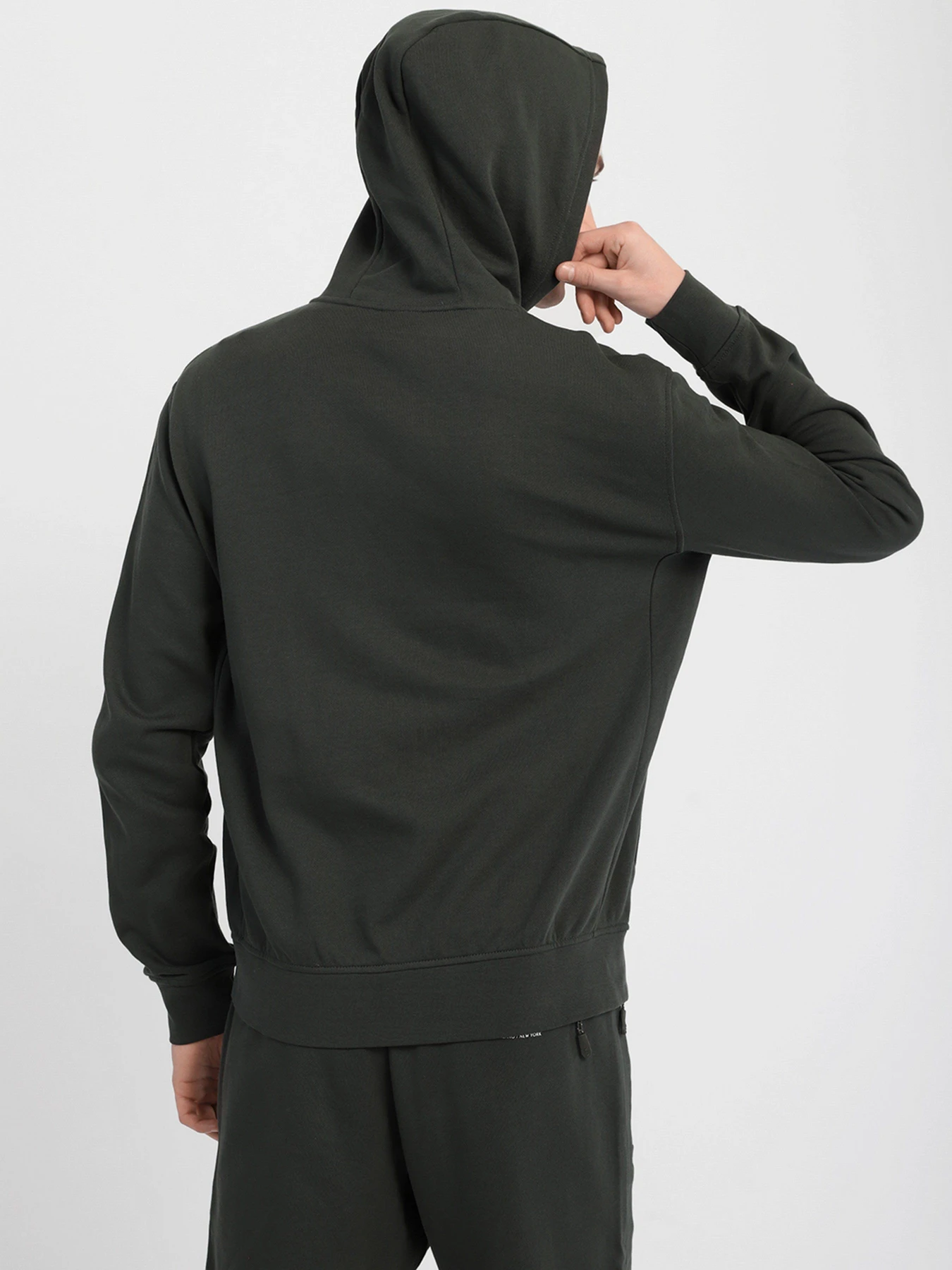 Худи и свитшоты Armani Exchange модель 8NZM95-ZJKRZ-1863 Худи и свитшоты Armani Exchange модель 8NZM95-ZJKRZ-1863 Фото
