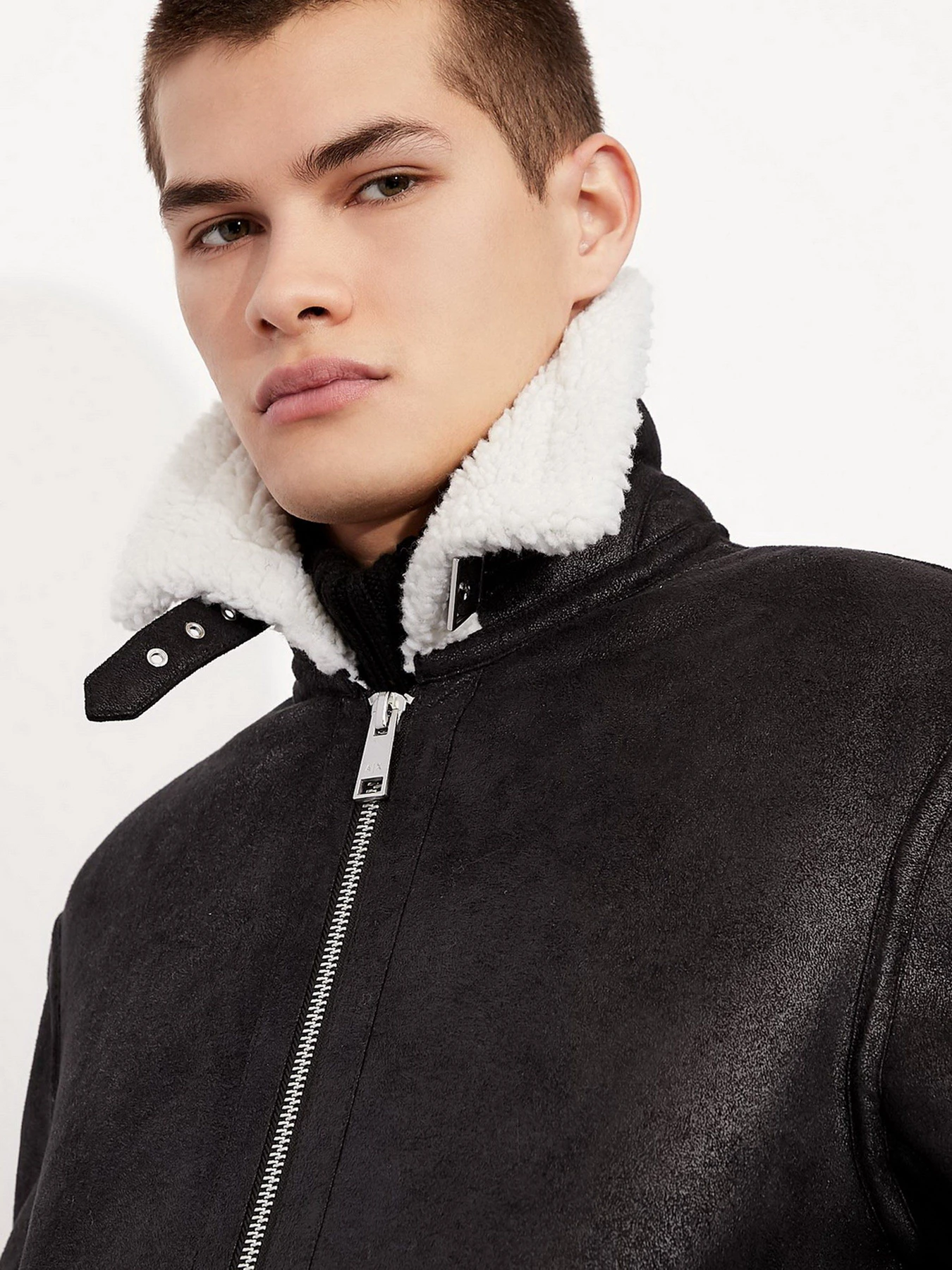 Куртки и дубленки Armani Exchange модель 6KZB01-ZNVZZ-2232 Куртки и дубленки Armani Exchange модель 6KZB01-ZNVZZ-2232 Фото