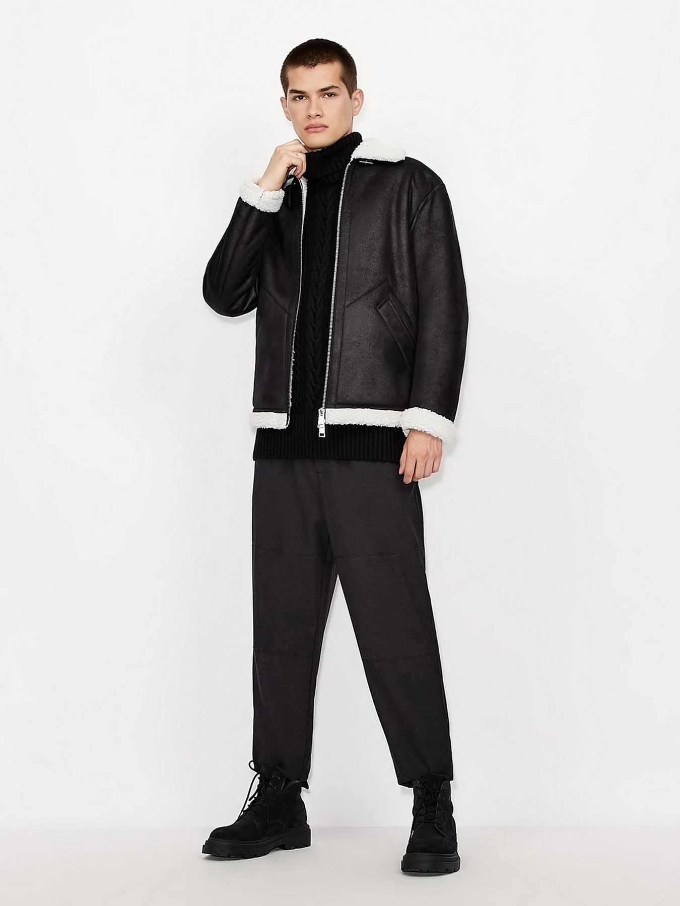 Куртки и дубленки Armani Exchange модель 6KZB01-ZNVZZ-2232 Куртки и дубленки Armani Exchange модель 6KZB01-ZNVZZ-2232 Фото