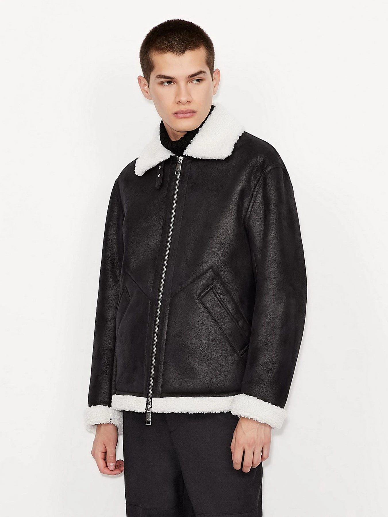 Куртки и дубленки Armani Exchange модель 6KZB01-ZNVZZ-2232 Куртки и дубленки Armani Exchange модель 6KZB01-ZNVZZ-2232 Фото