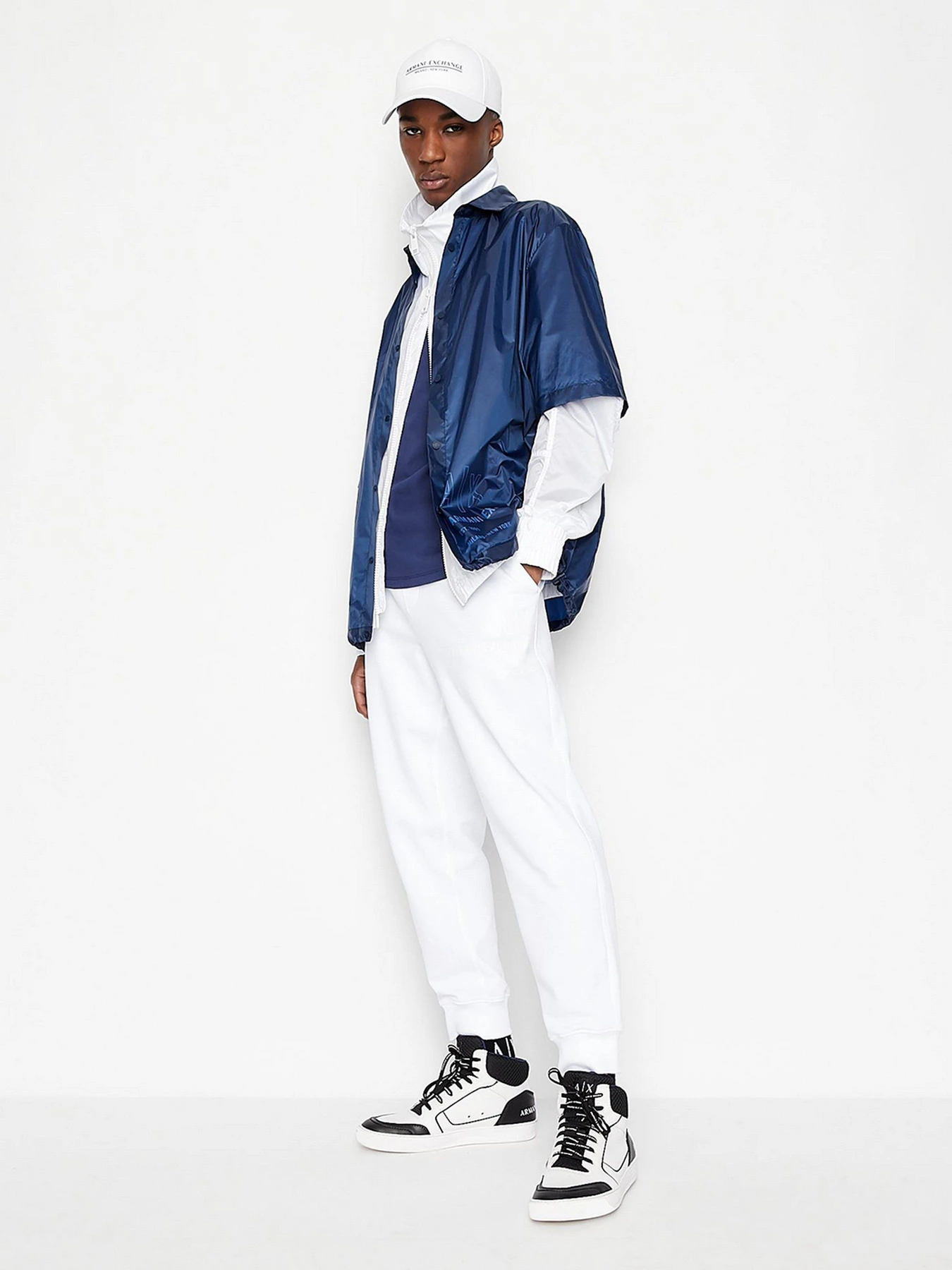 Футболки і поло Armani Exchange модель 3LZTBX-ZJ5LZ-15BF Фото